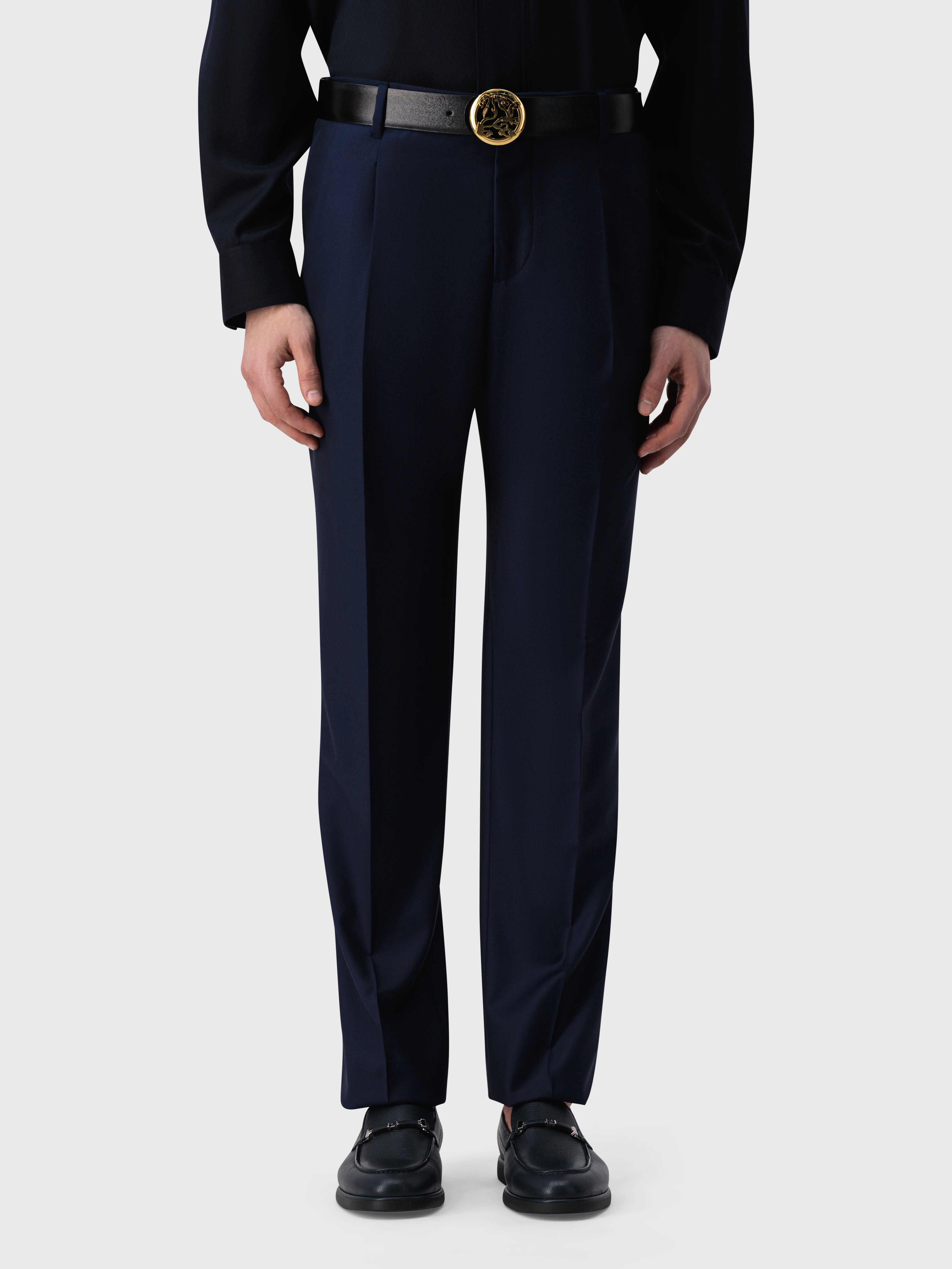 حزام من جلد العجل بإبزيم الأسد - أسود