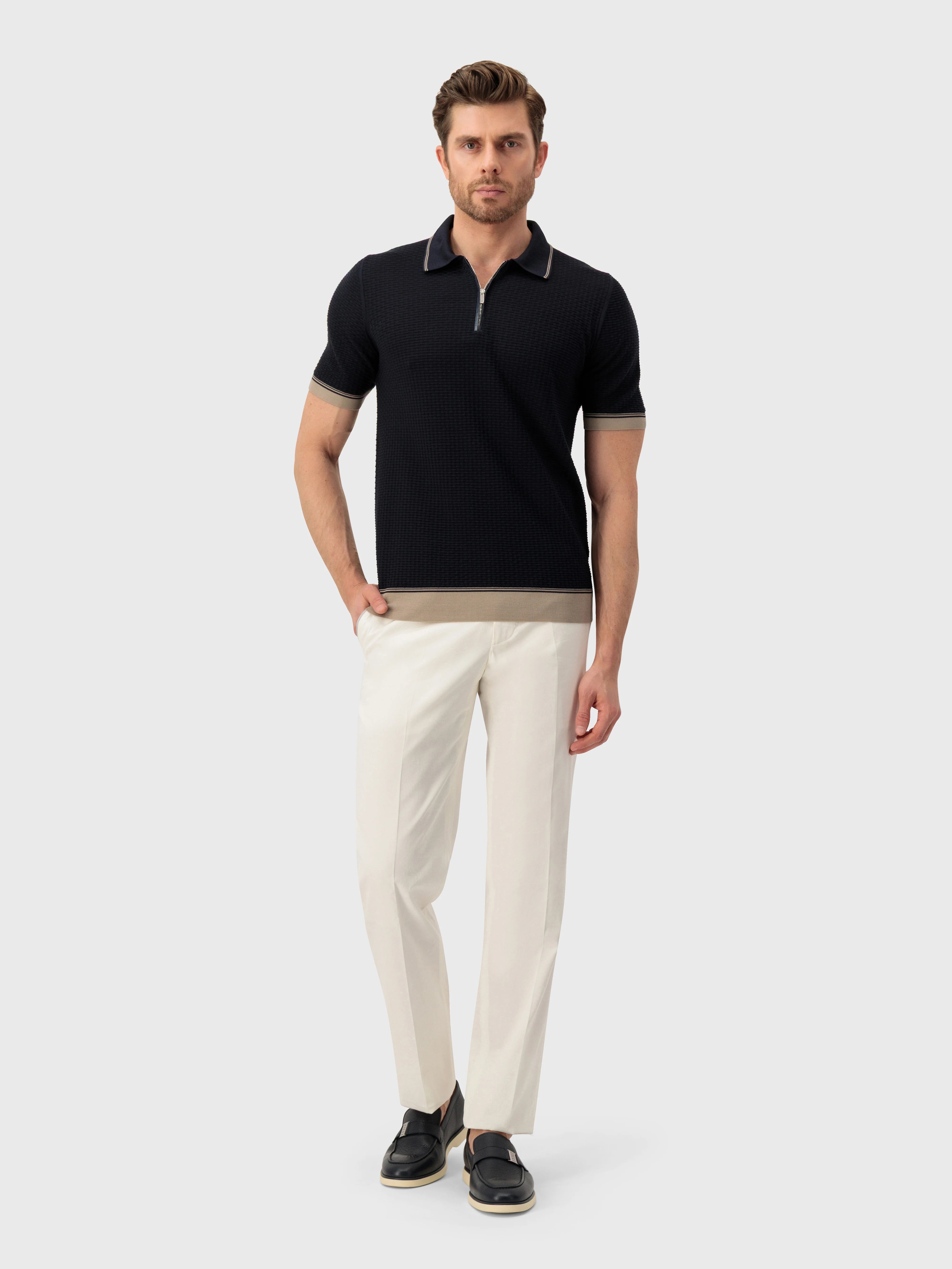 قميص بولو محبوك بنقوش هندسية حريرية - أزرق كحلي