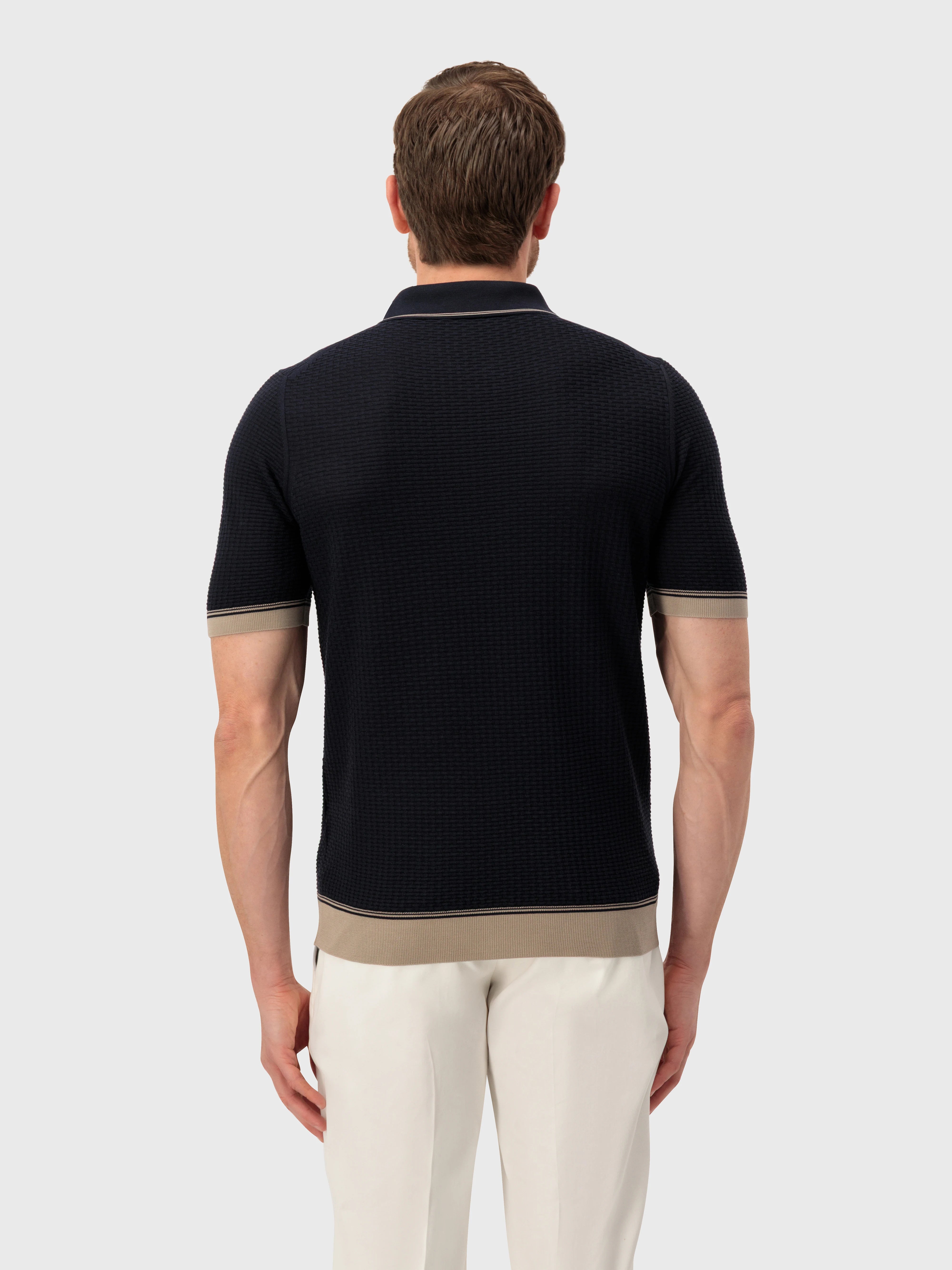 قميص بولو محبوك بنقوش هندسية حريرية - أزرق كحلي