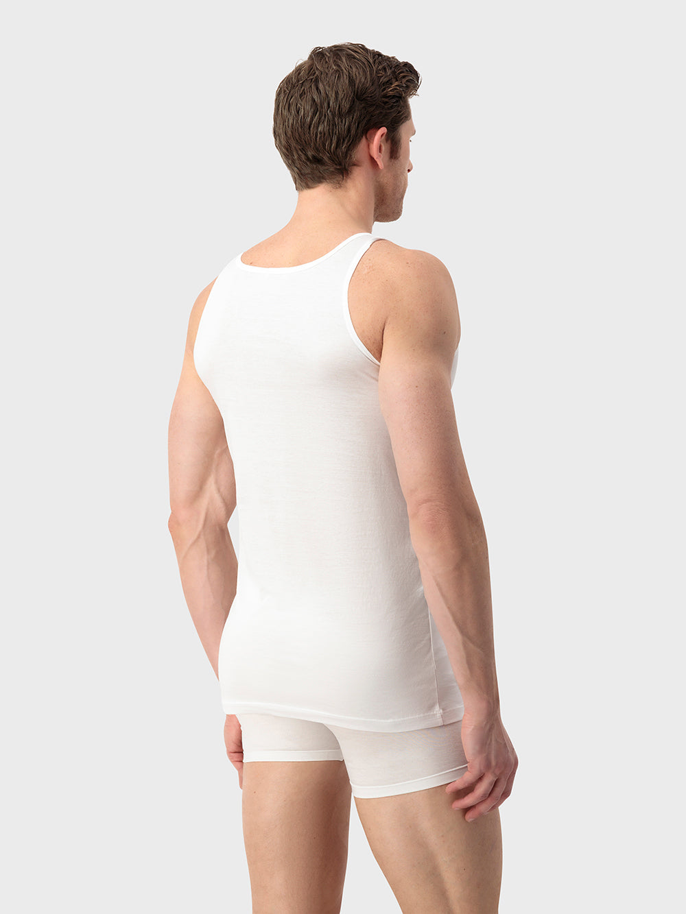 قميص بدون أكمام من القطن الأساسي