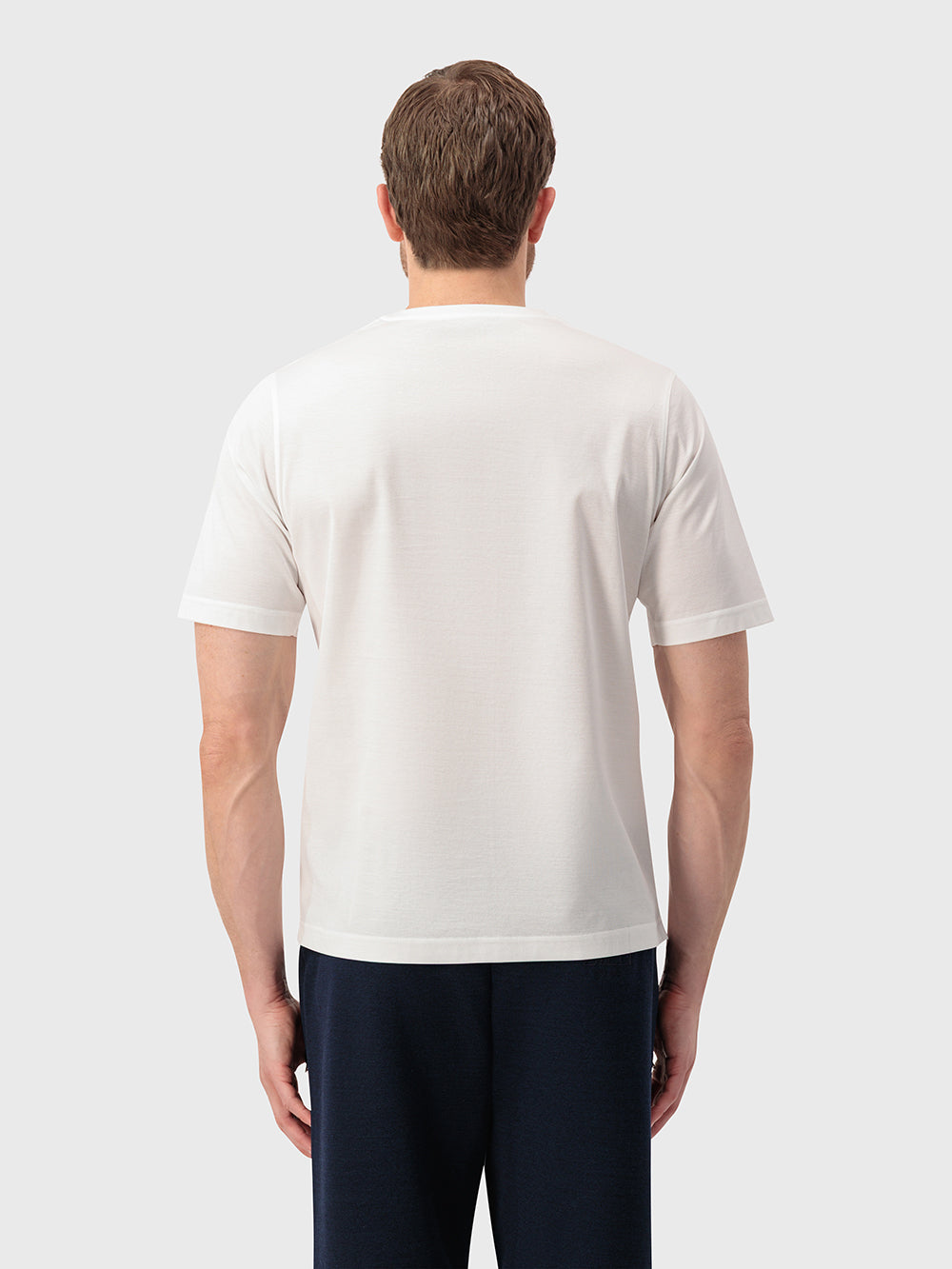 شعار التي شيرت - أبيض