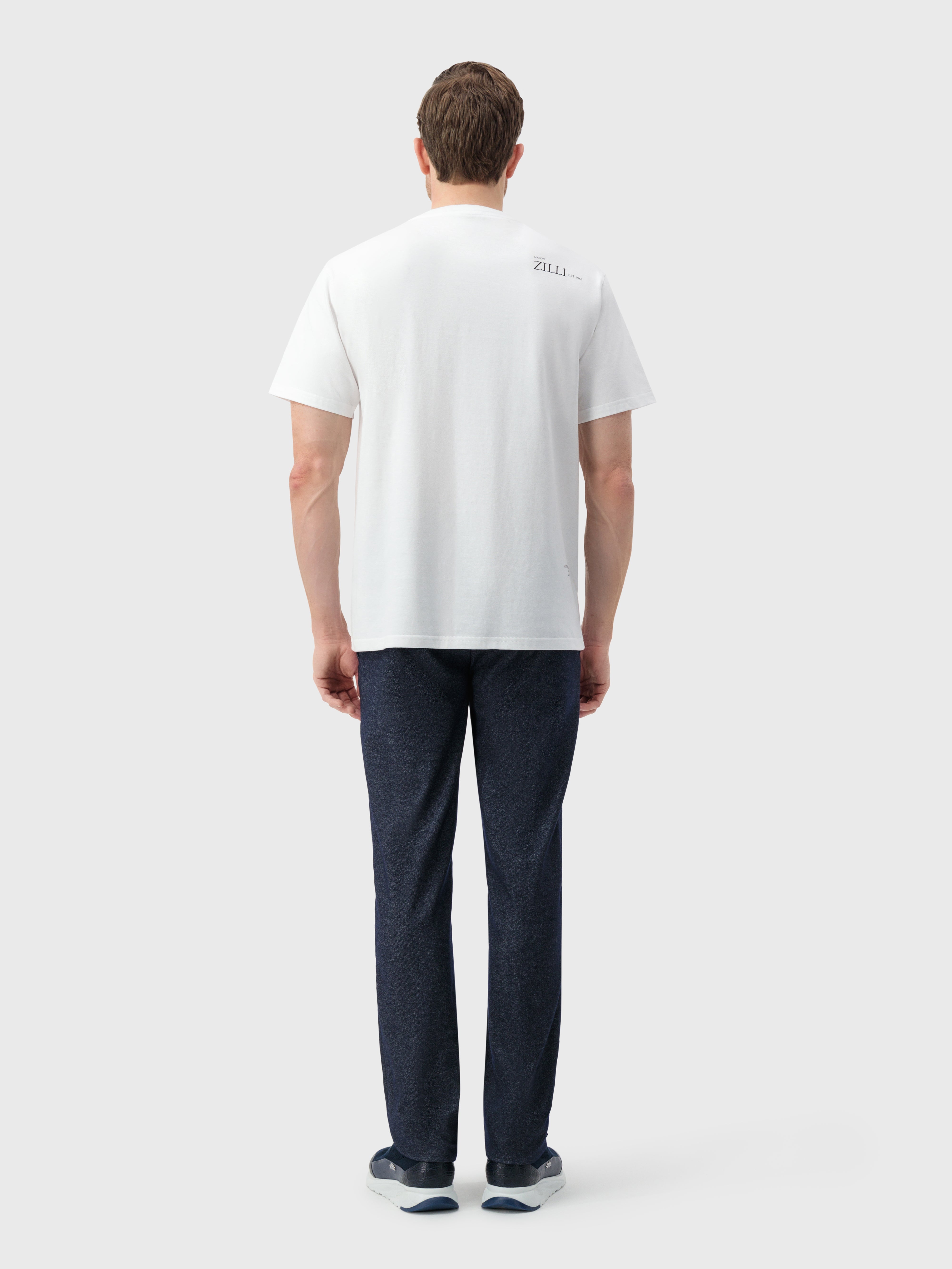 تي شيرت محبوك برسم شلال أبيض