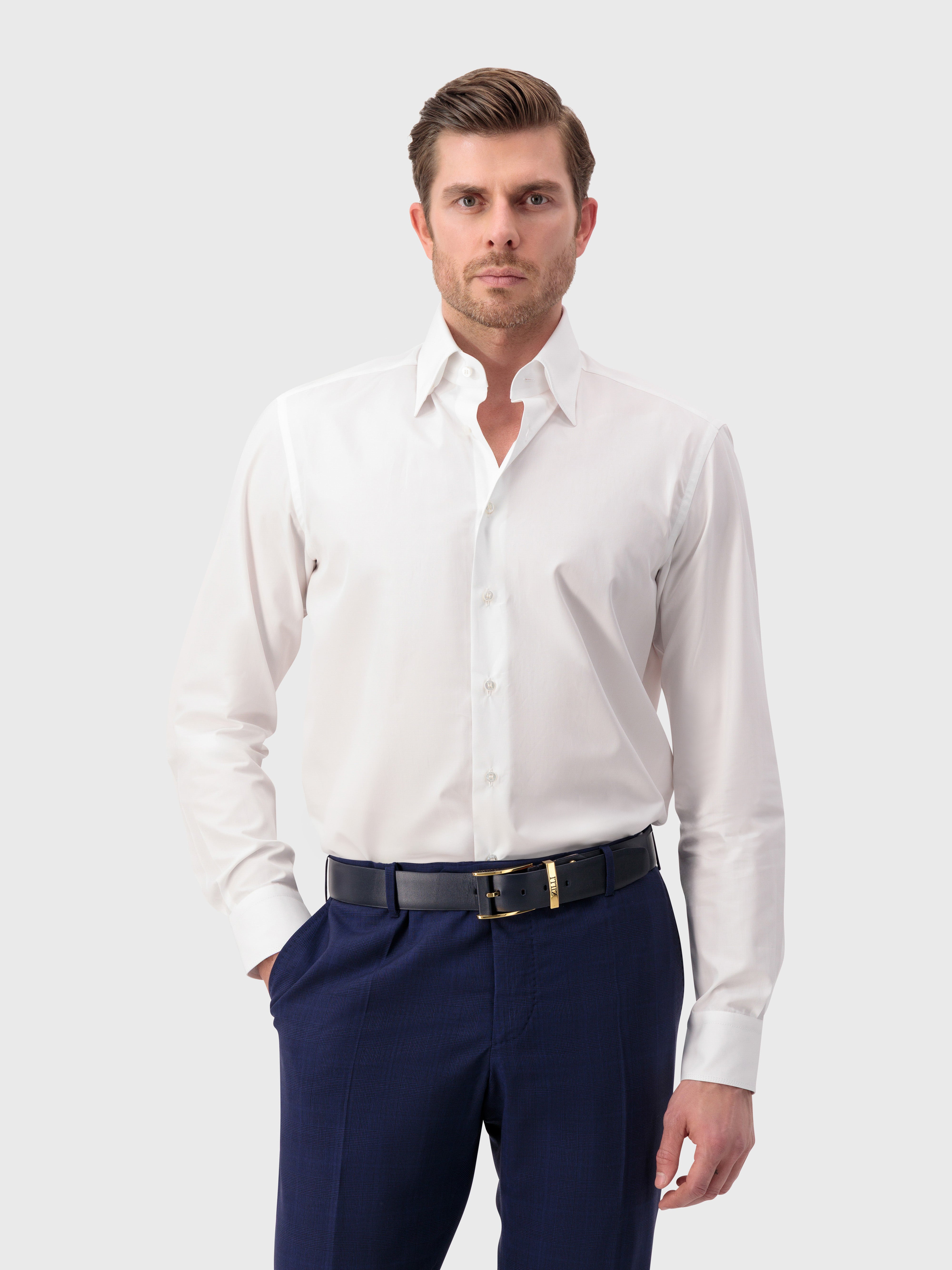 قميص قطن بياقة مخفية بأزرار ثلاثية مخيطة بأزرار من قطن جزيرة البحر - أبيض