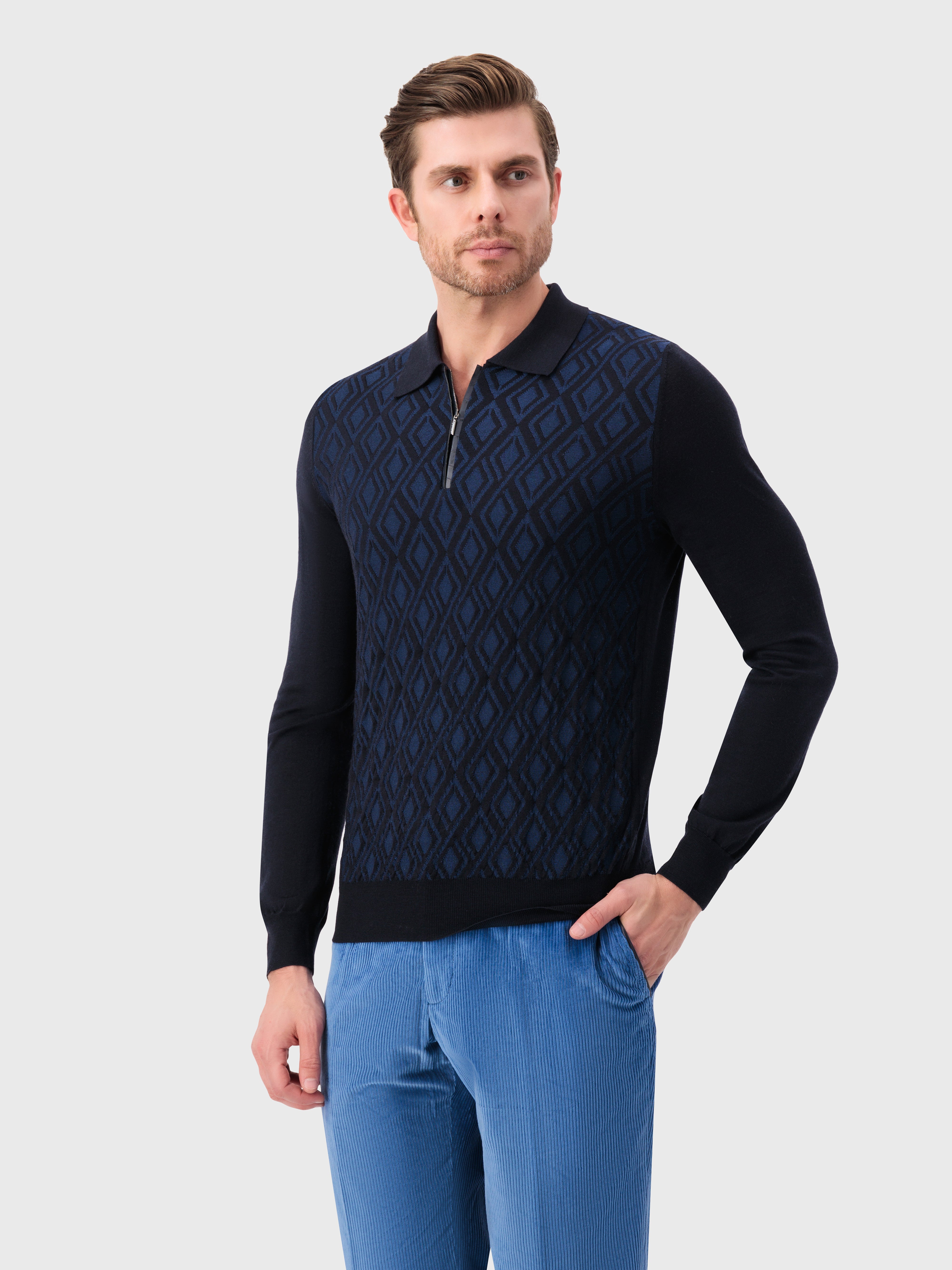 قميص بولو بأكمام طويلة بنقشة المعين باللون الكحلي الداكن