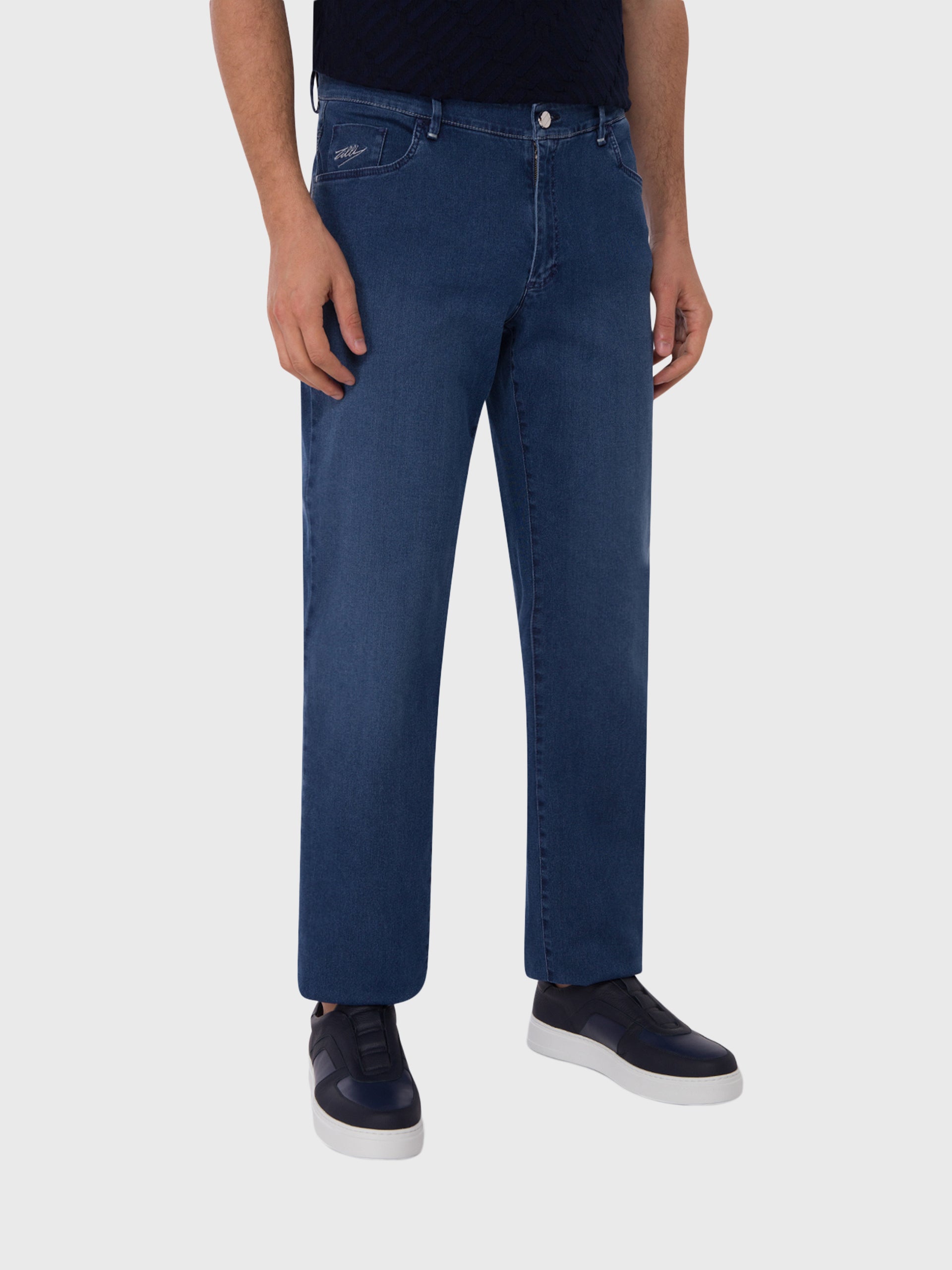 جينز جينز جينز إيطالي