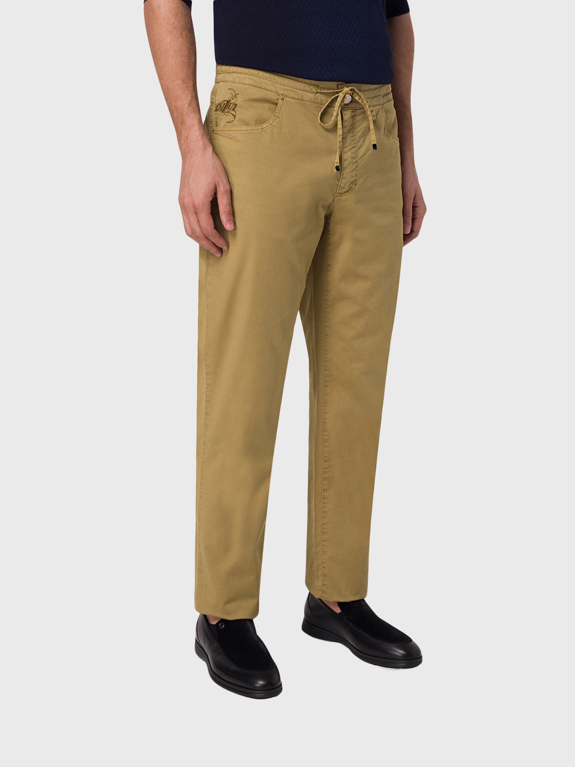 بنطلون جينز بقصة ضيقة مرنة