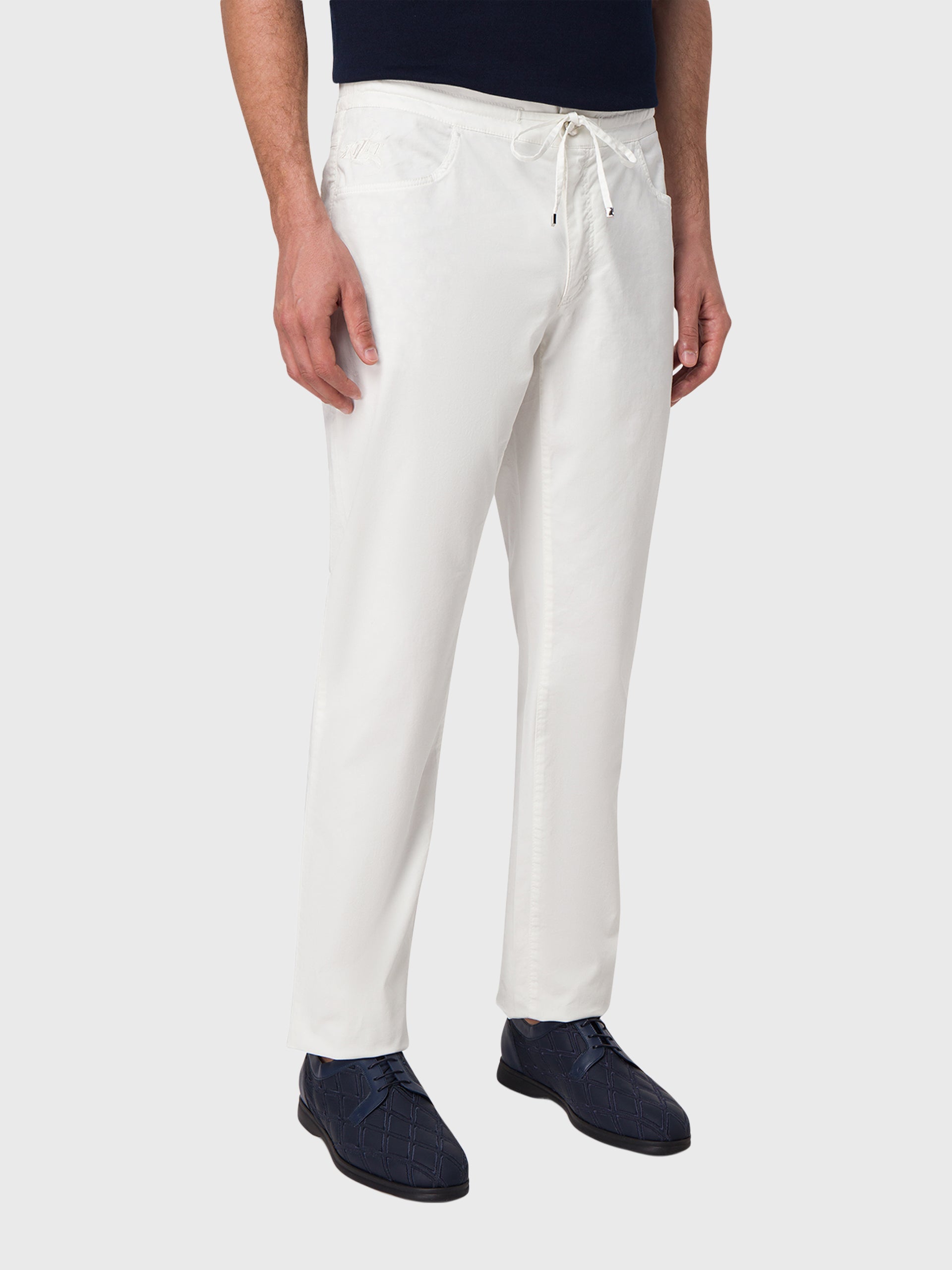 بنطلون جينز بقصة ضيقة مرنة