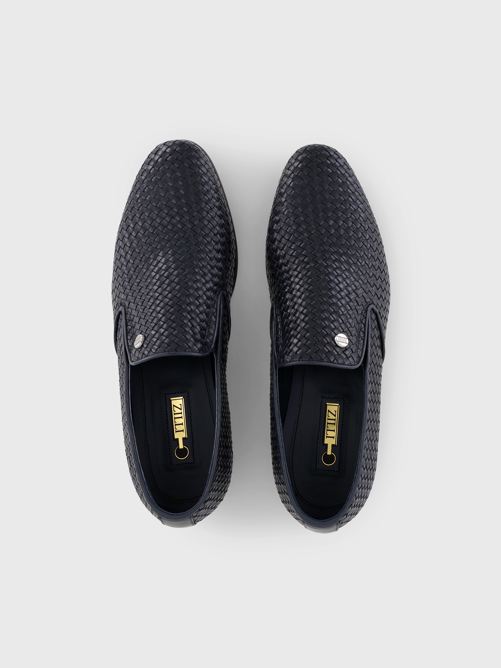 حذاء مضفر من جلد العجل المضفر