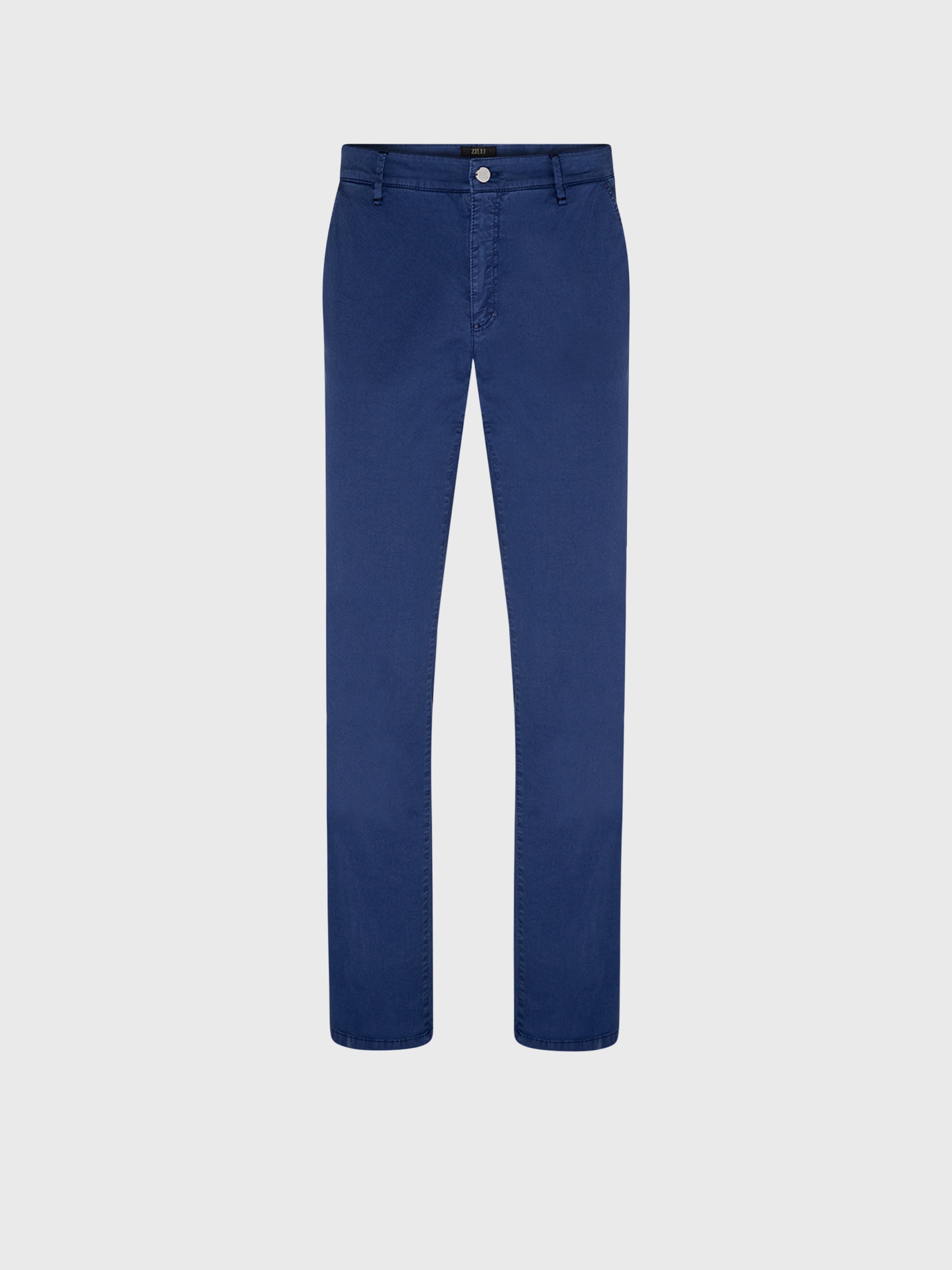 بنطلون بقصة ضيقة