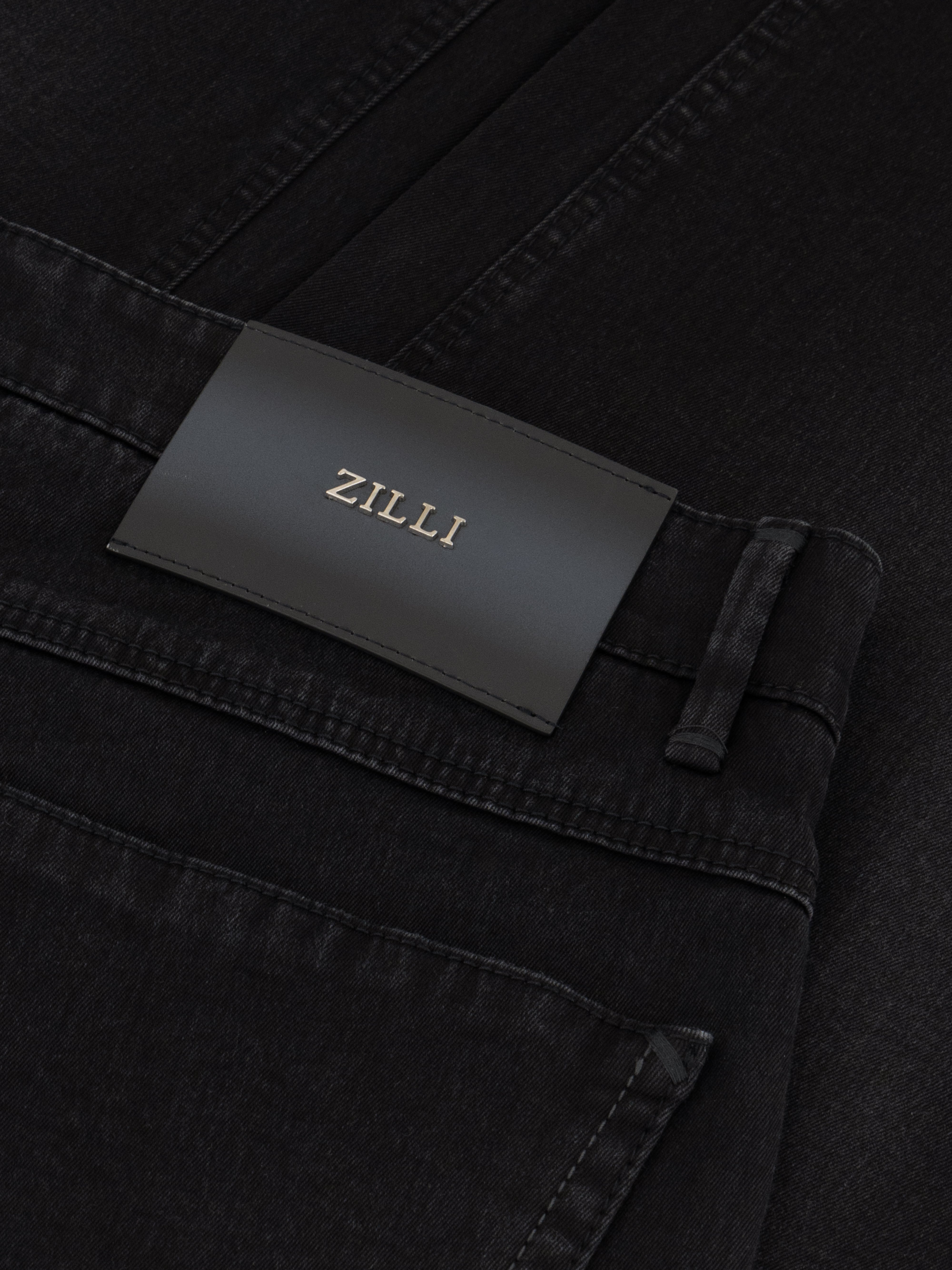 جينز جينز جينز أسود