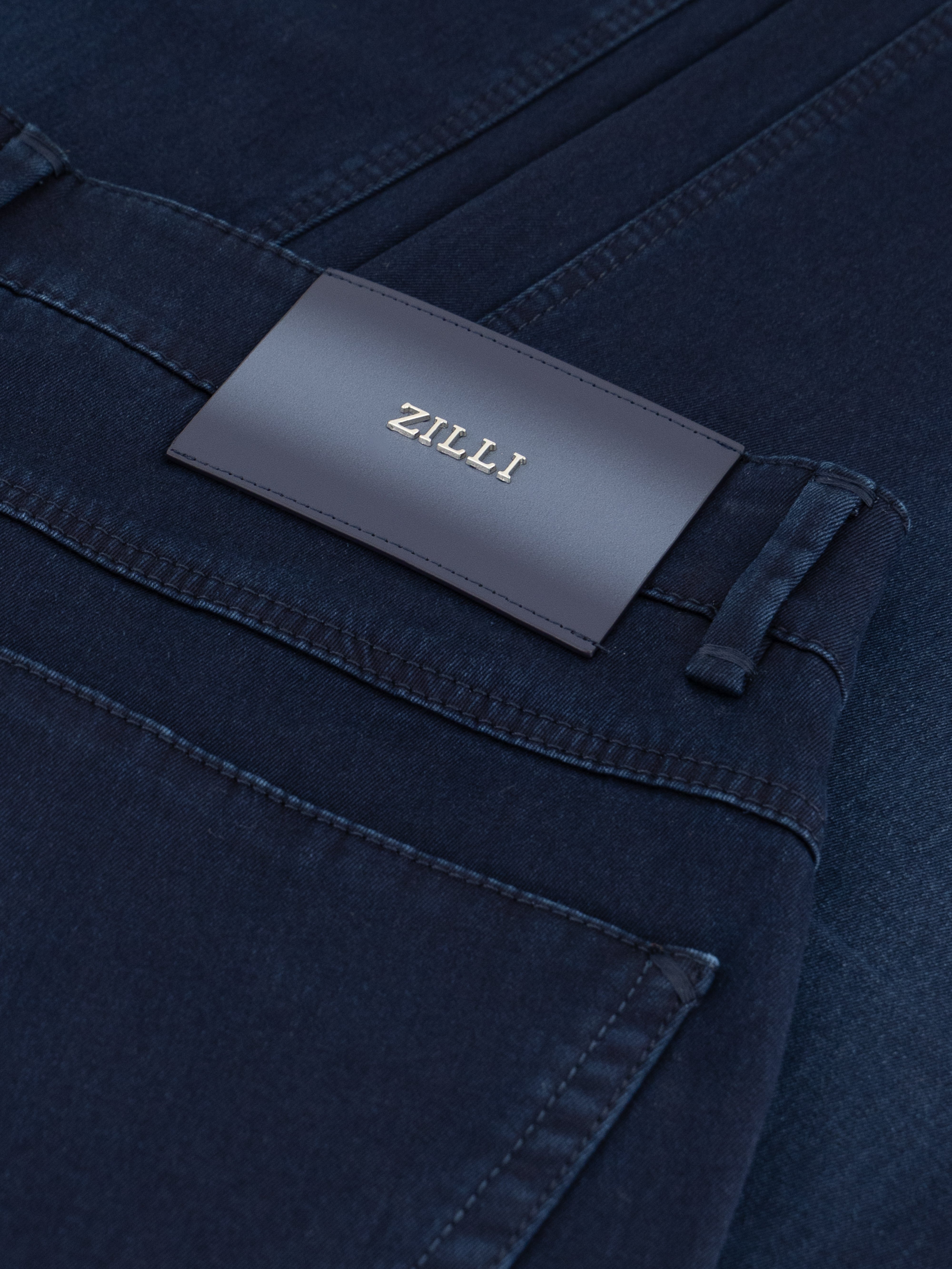 بنطلون جينز أزرق داكن