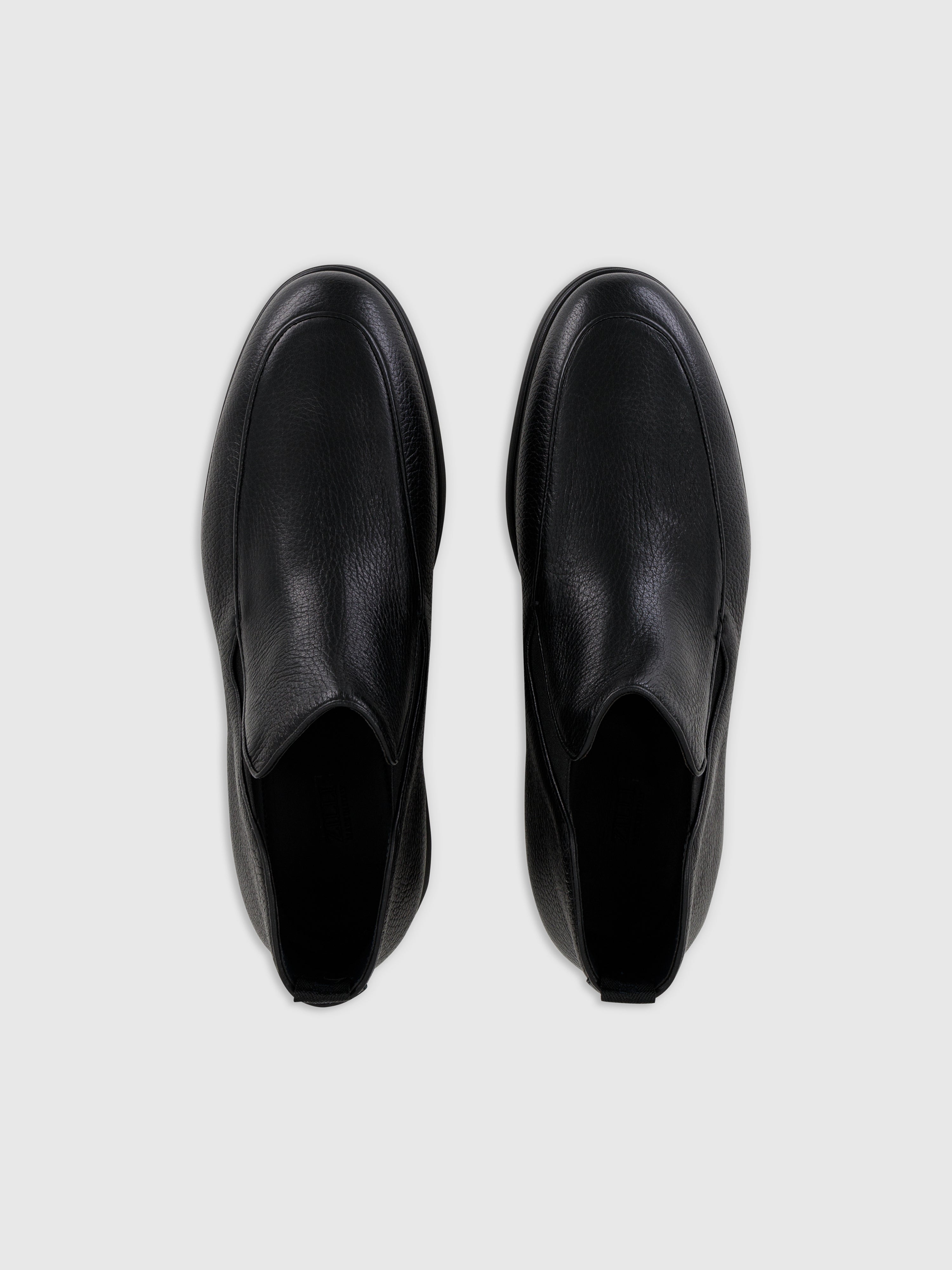 حذاء أسود كاجوال أسود من جلد الغزال