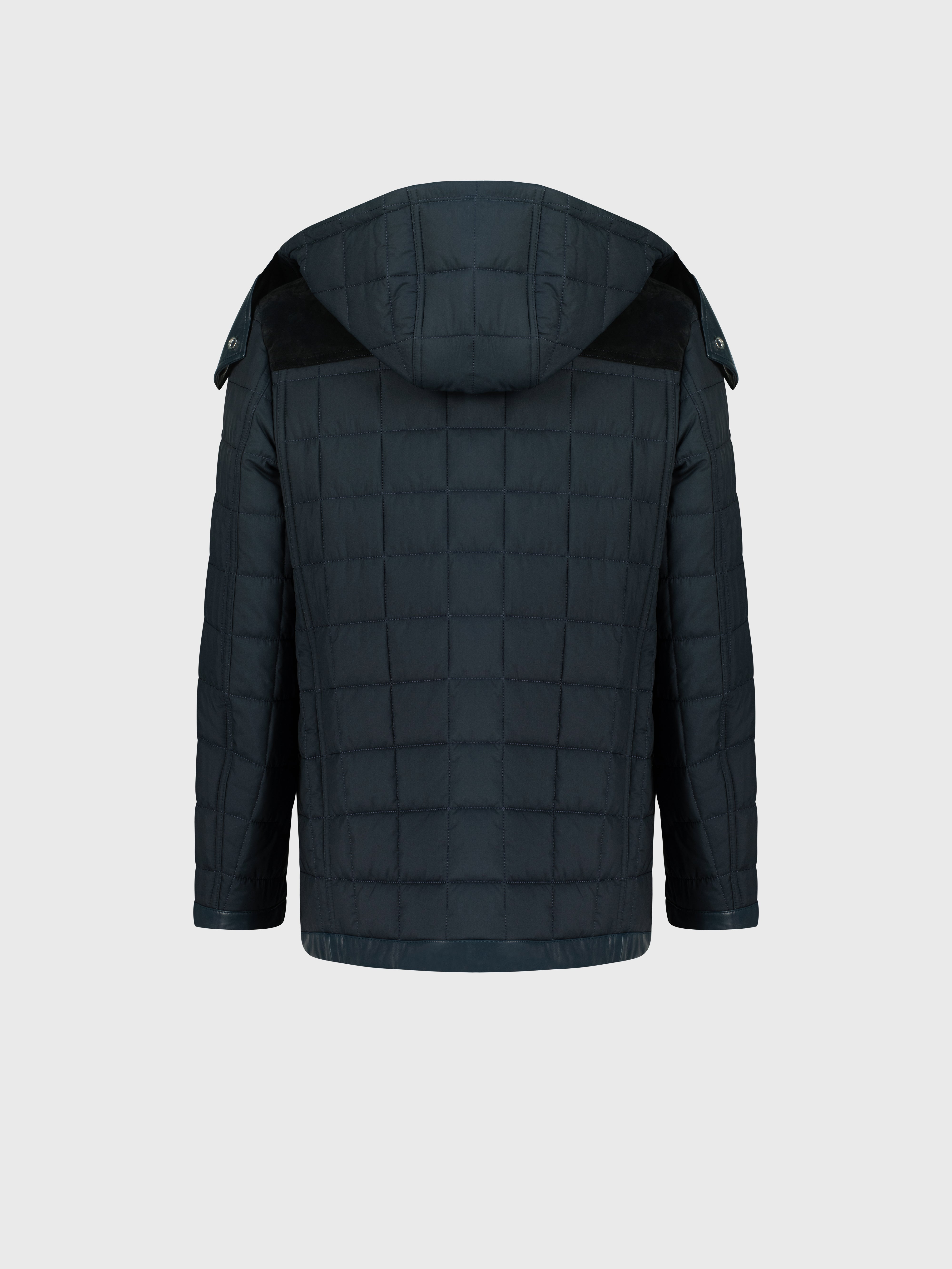 سترة مبطنة بلون أخضر داكن