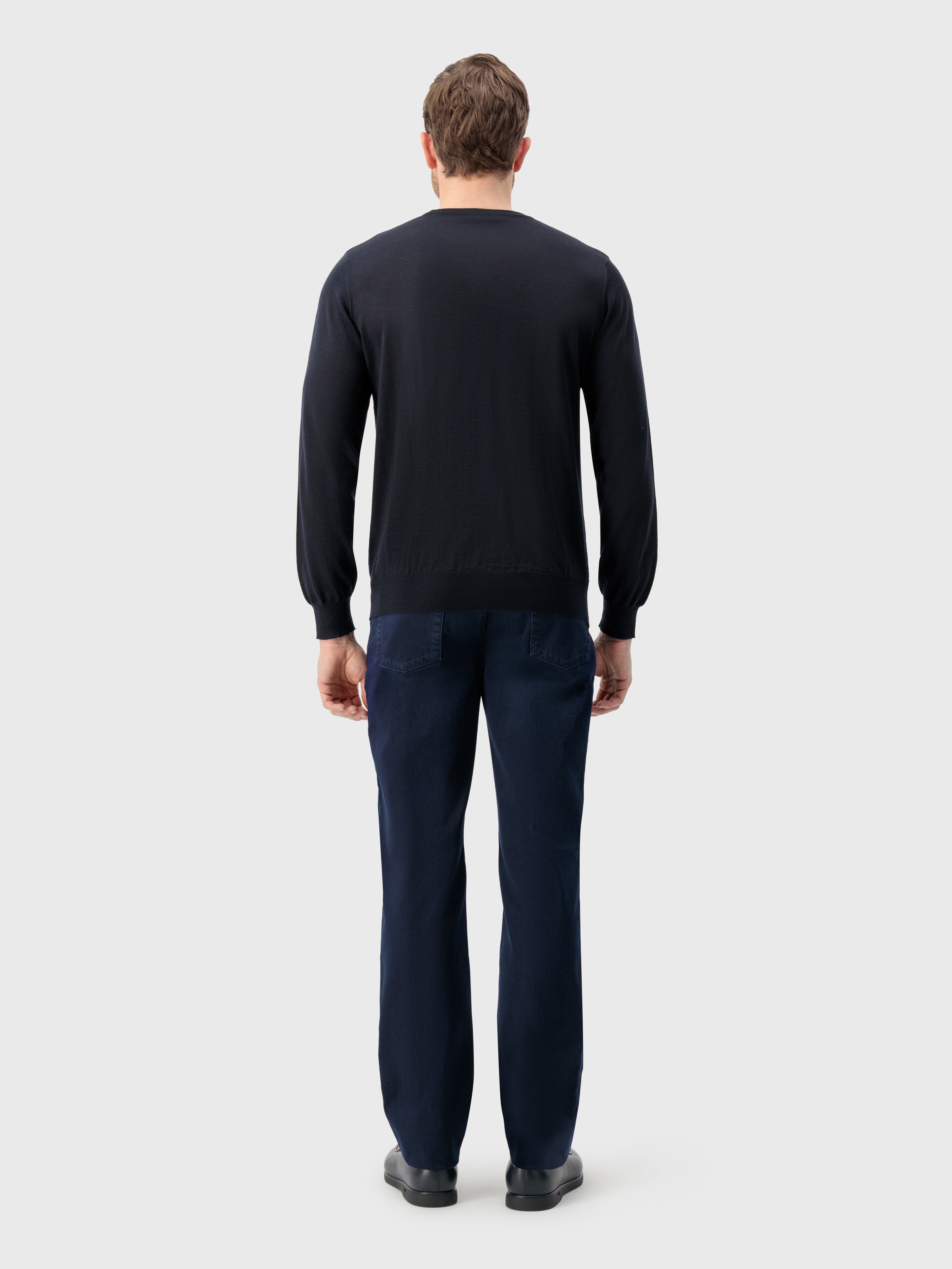 كنزة صوفية بياقة كراون ياقة كحلية داكنة