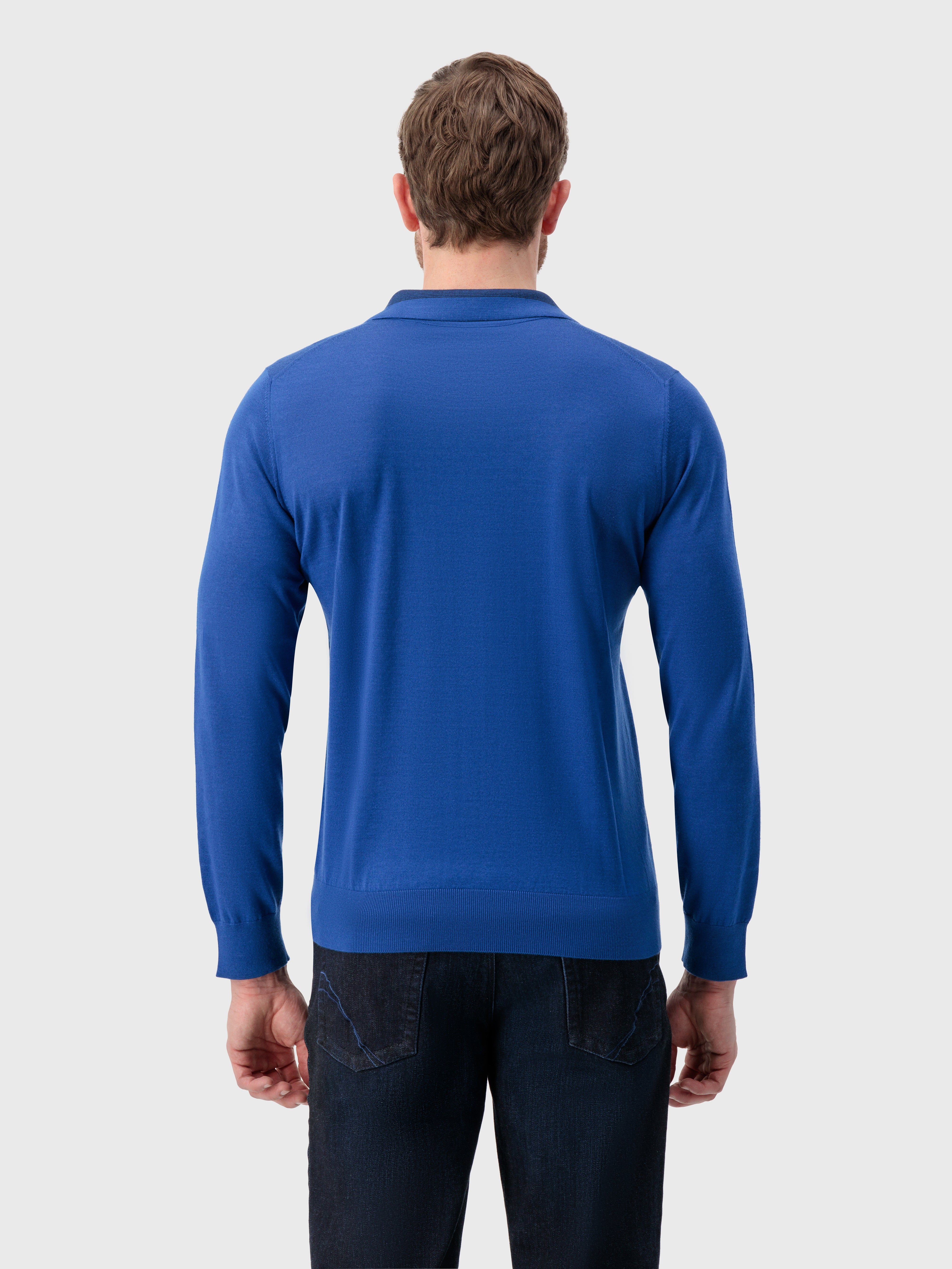 قميص بولو بسحاب أزرق فاتح