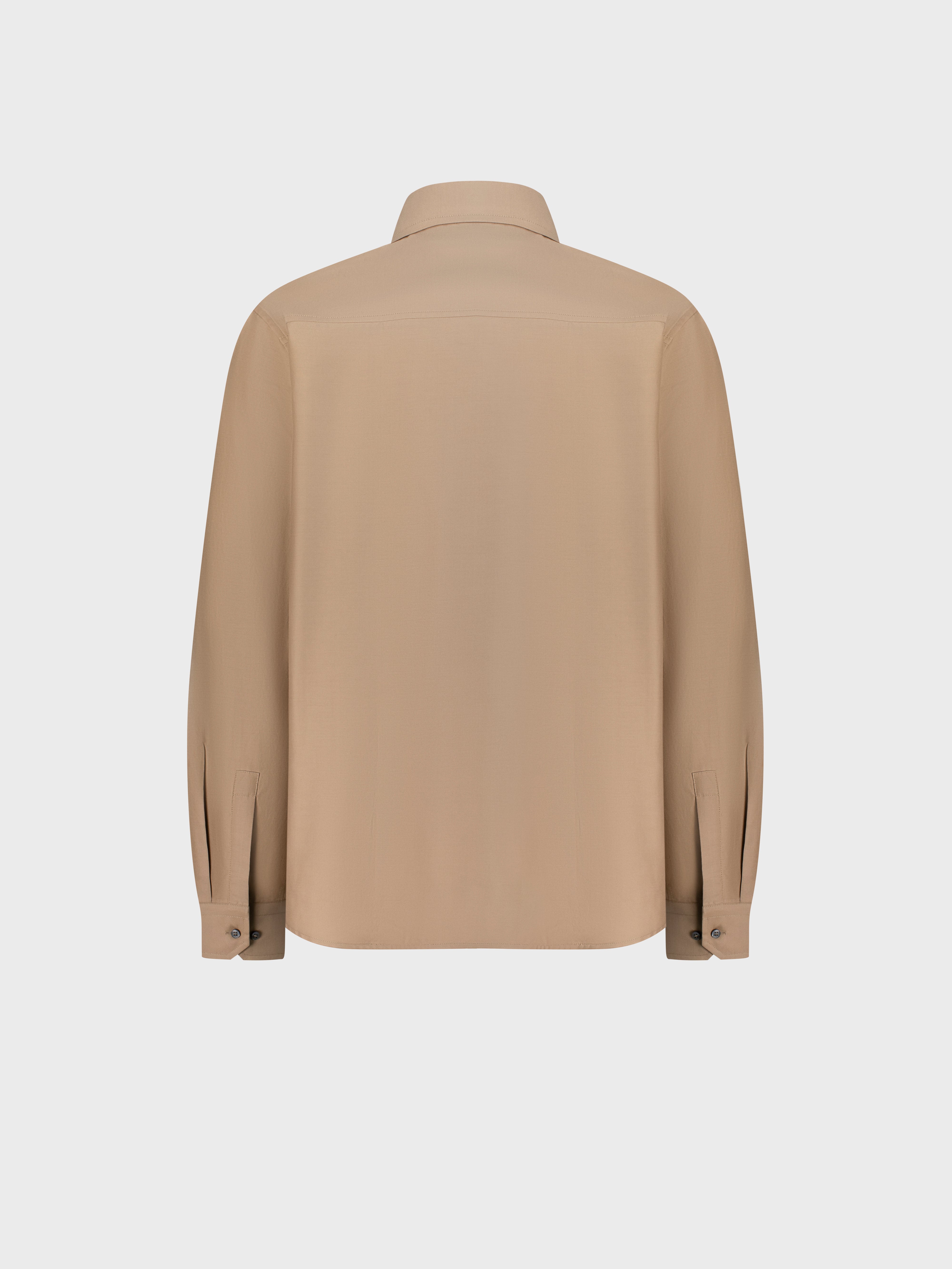 قميص من القطن والحرير بياقة واحدة مخيطة - جملي باهت