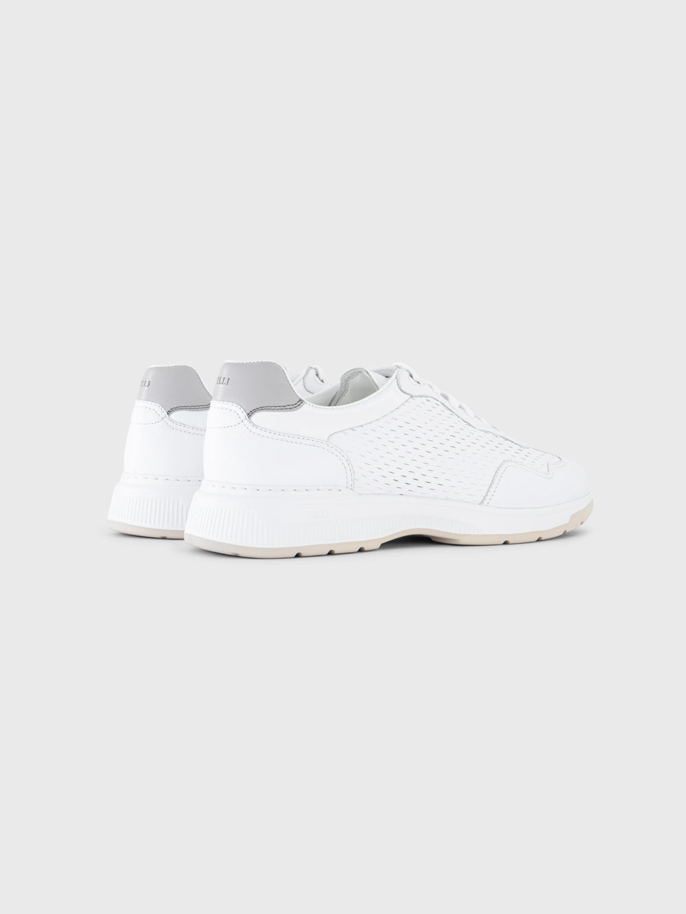 حذاء رياضي جلدي منخفض الساقية - أبيض
