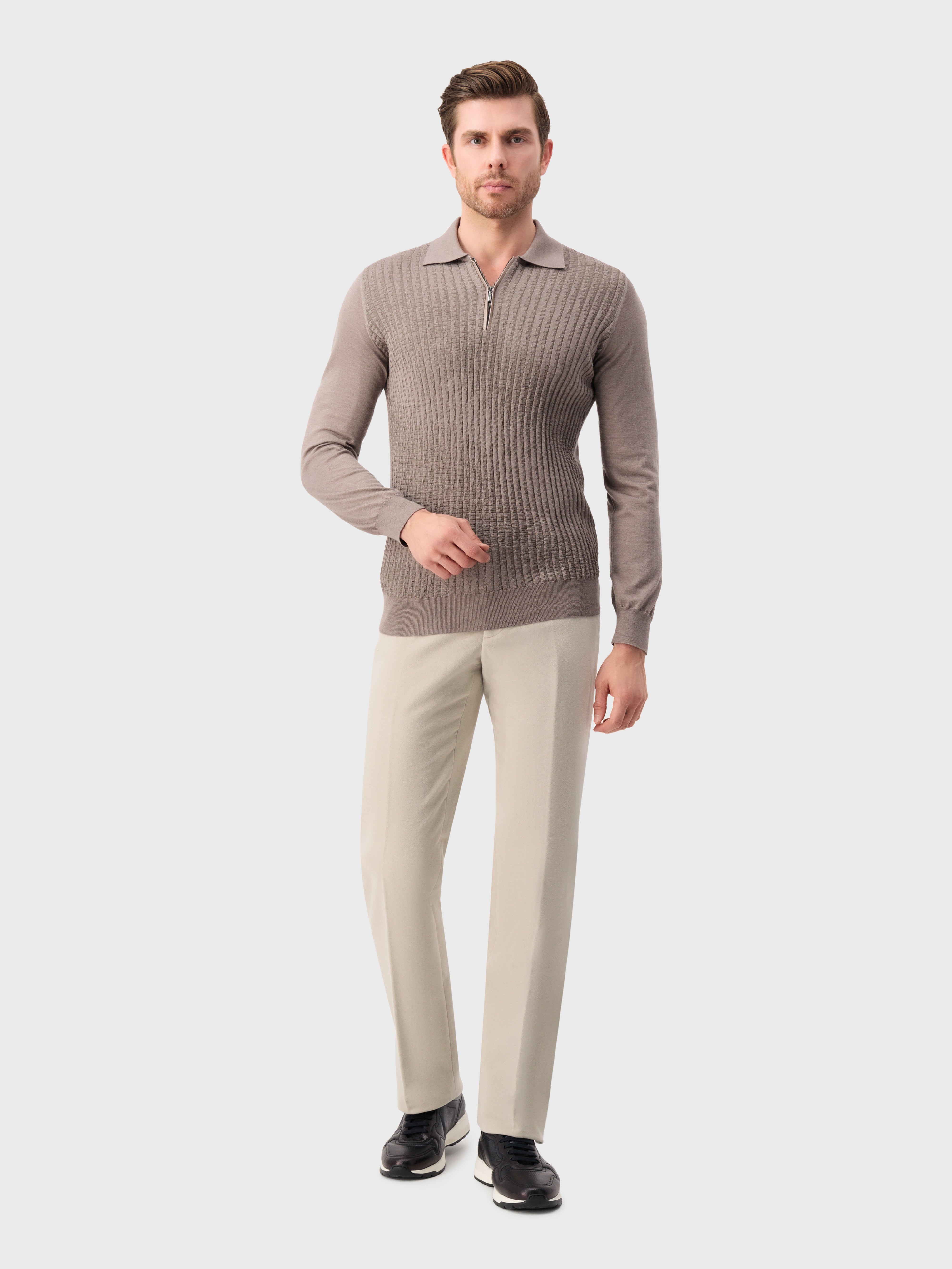 بولو تريكو بسحاب من الكشمير والحرير الرمادي الداكن