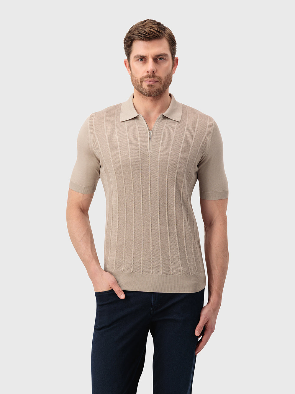 قميص بولو مخطط من الحرير المحبوك - باهت اللون الظبي