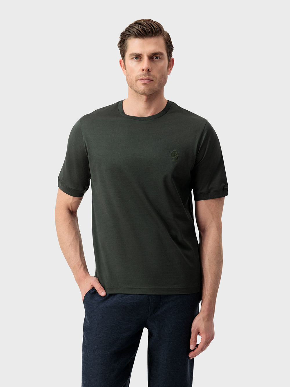 تي شيرت قطن مطرز بـ "ZILLI Crest" - عسكري غامق