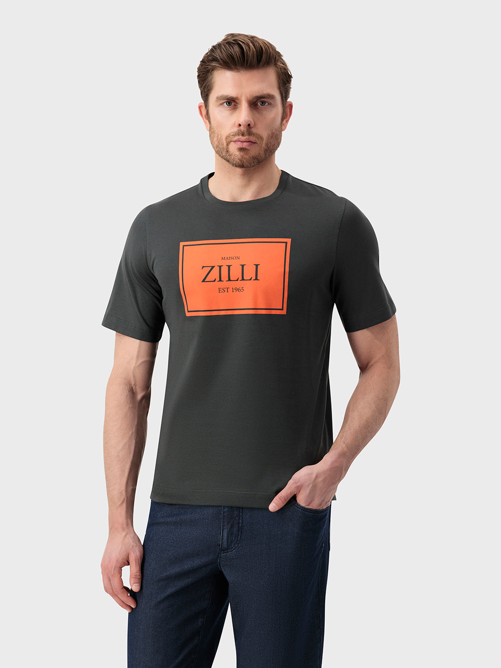 "Maison ZILLI EST 1965" قميص قطني مطرز بتطريز "Maison ZILLI EST 1965" - عسكري عميق