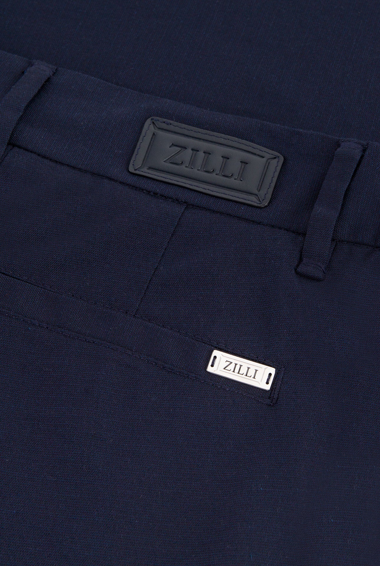 بنطلون من القطن والحرير بقصة ضيقة