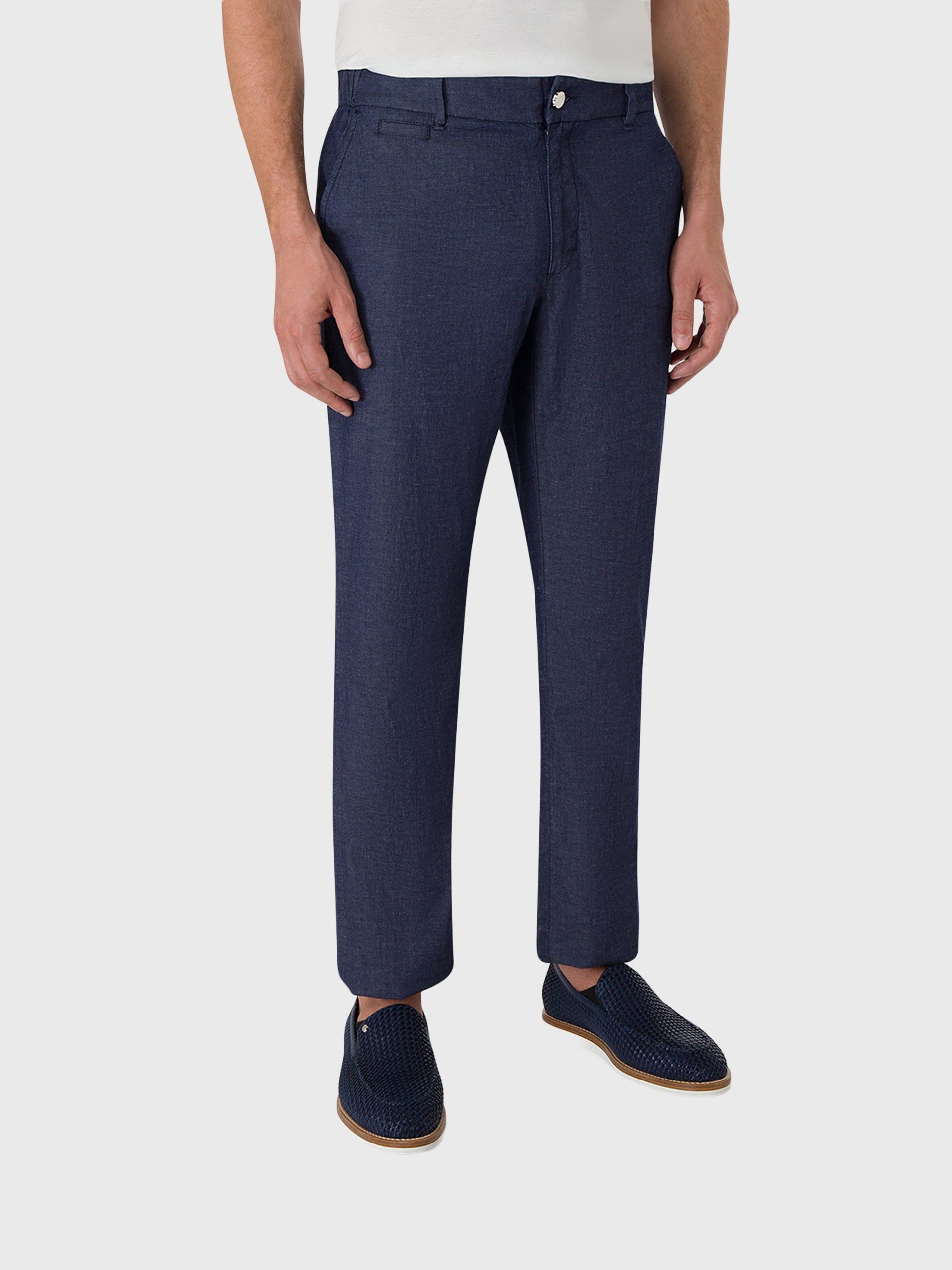 بنطلون بخصر مطاطي ضيّق بقصة ضيقة