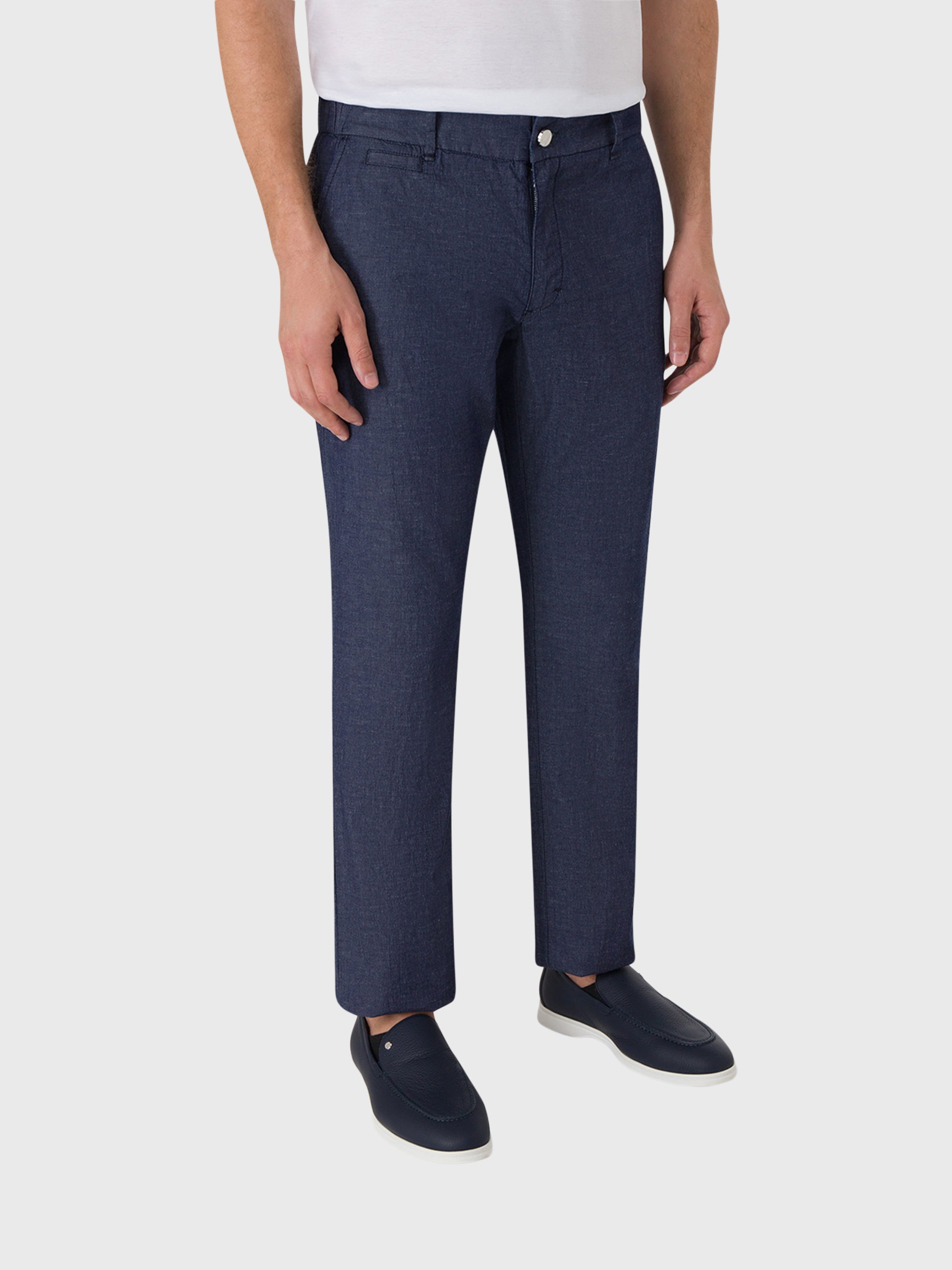 بنطلون بخصر مطاطي ضيّق بقصة ضيقة