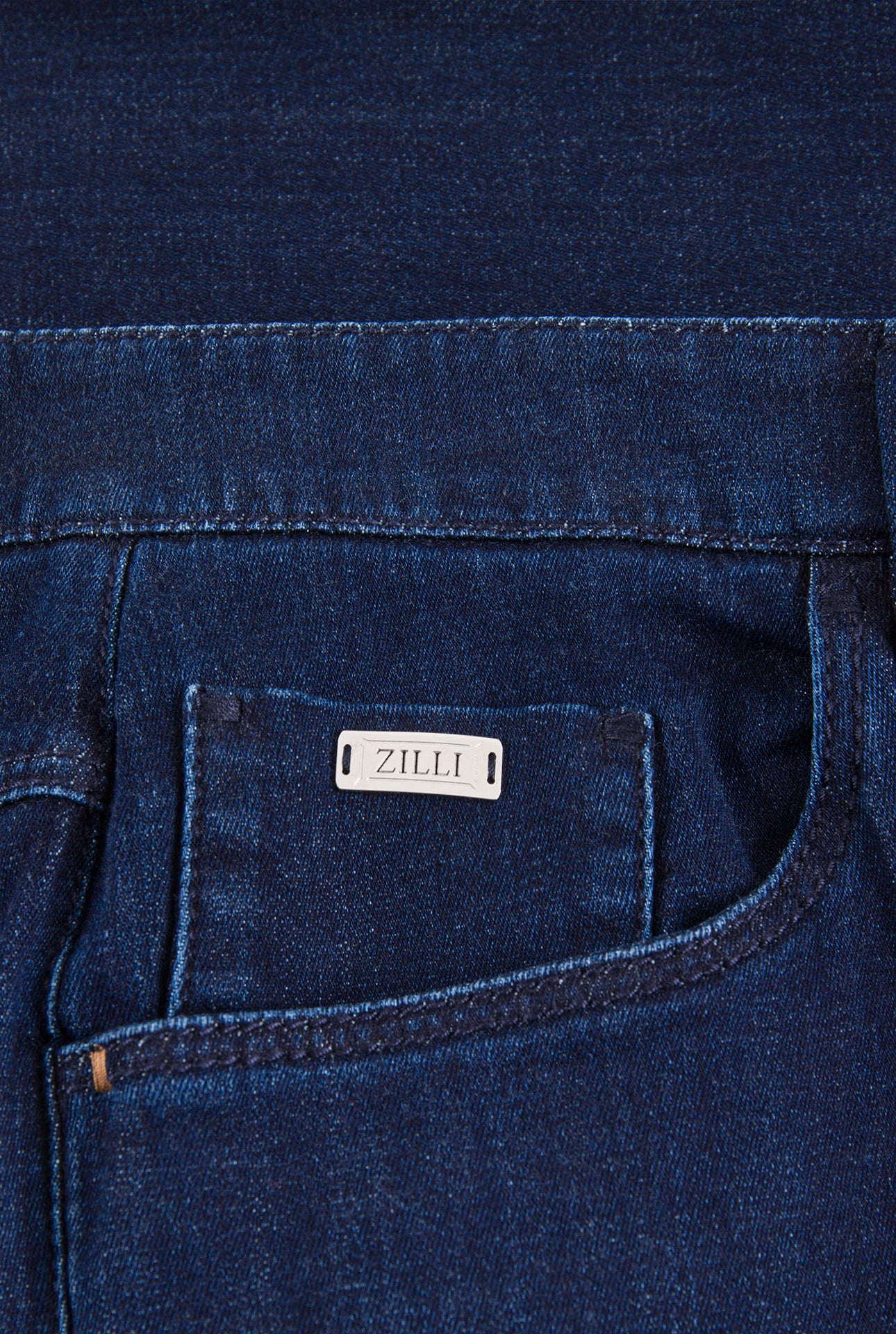 جينز جينز بنقشة الأسد الضيق