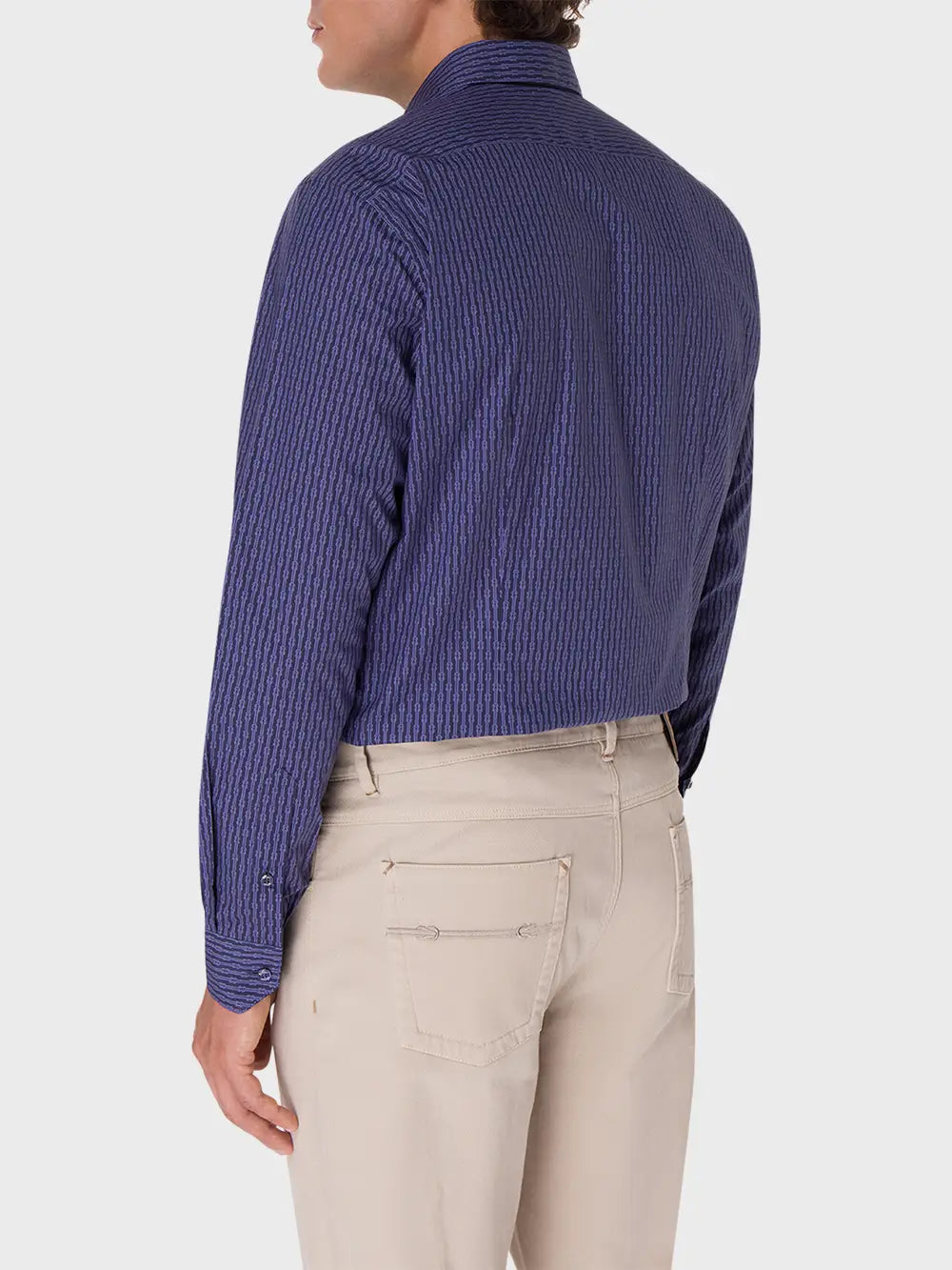 Shirt with Art-Express Knot Pattern