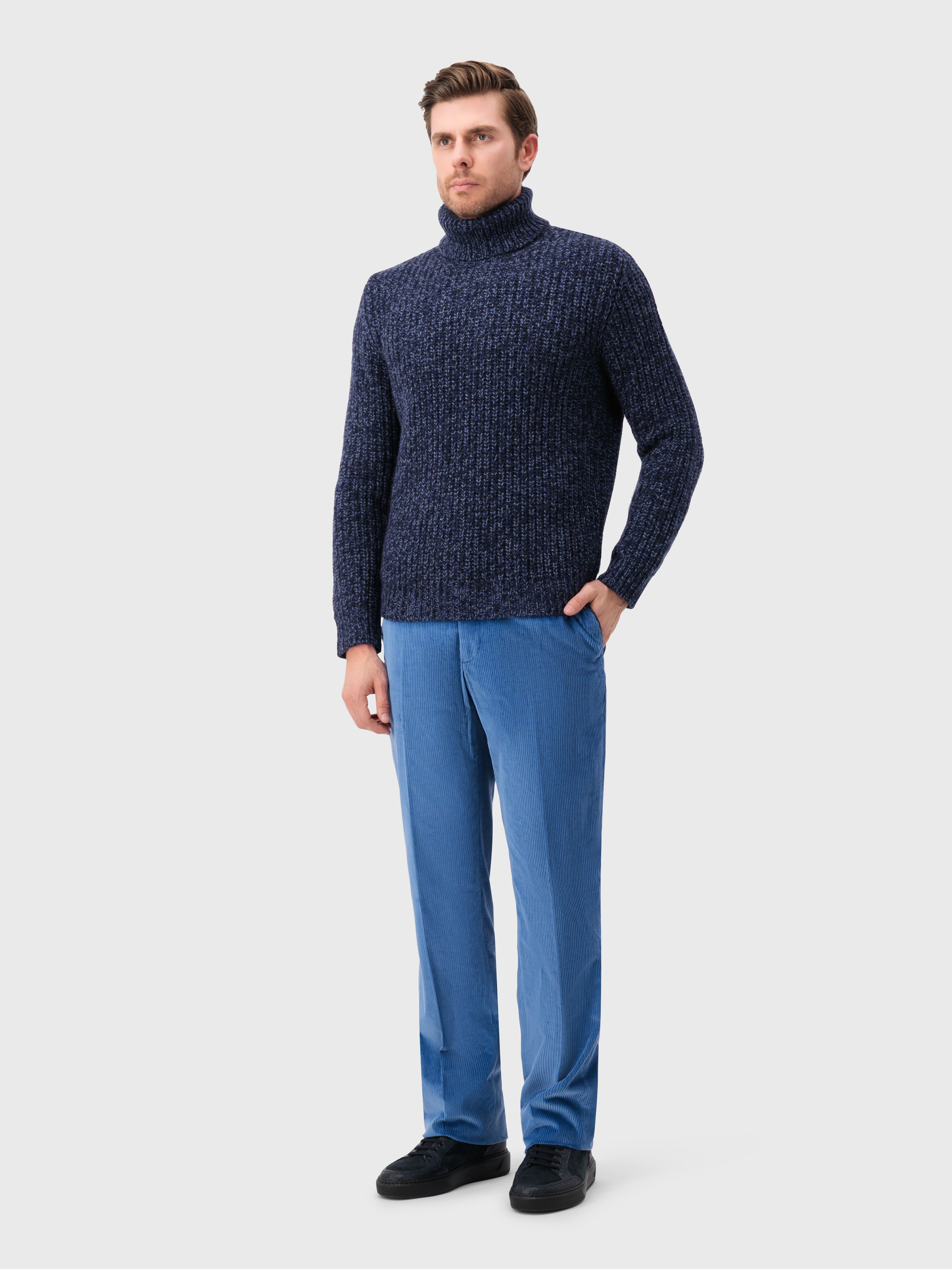 Turtleneck Knit Sweater in Cashmere Dark Navy