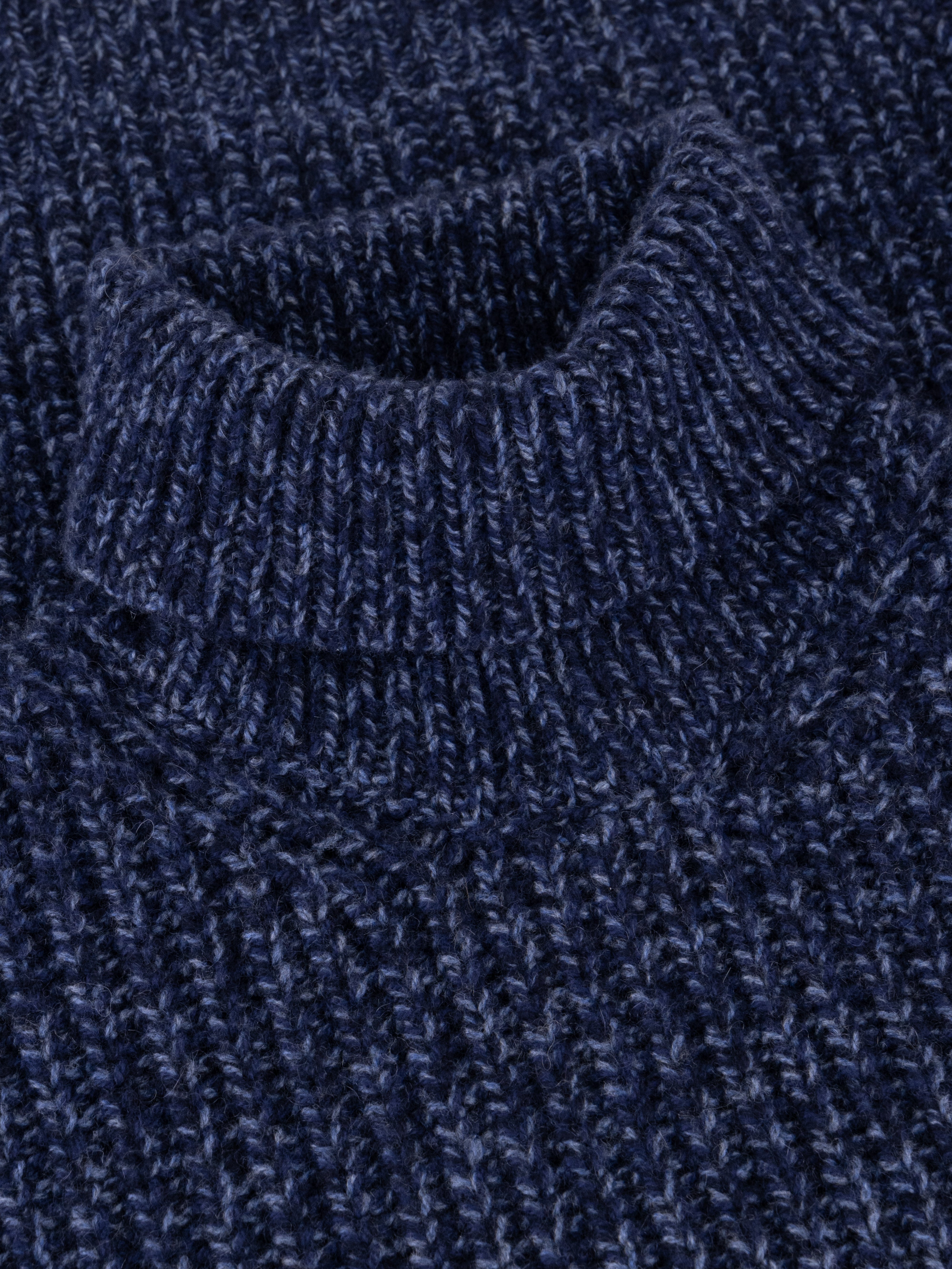 Turtleneck Knit Sweater in Cashmere Dark Navy