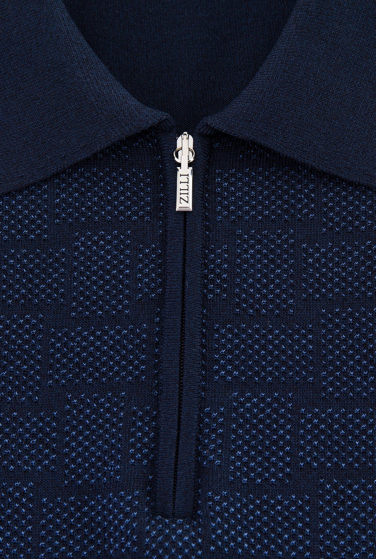 Short Zipped Polo with Intersection Pattern