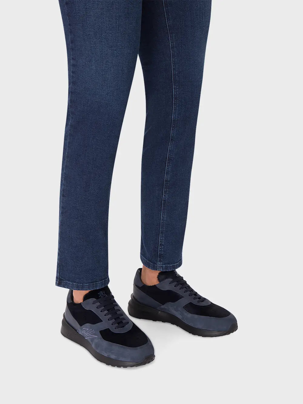 Замшевые кроссовки из телячьей кожи с подписью ZILLI