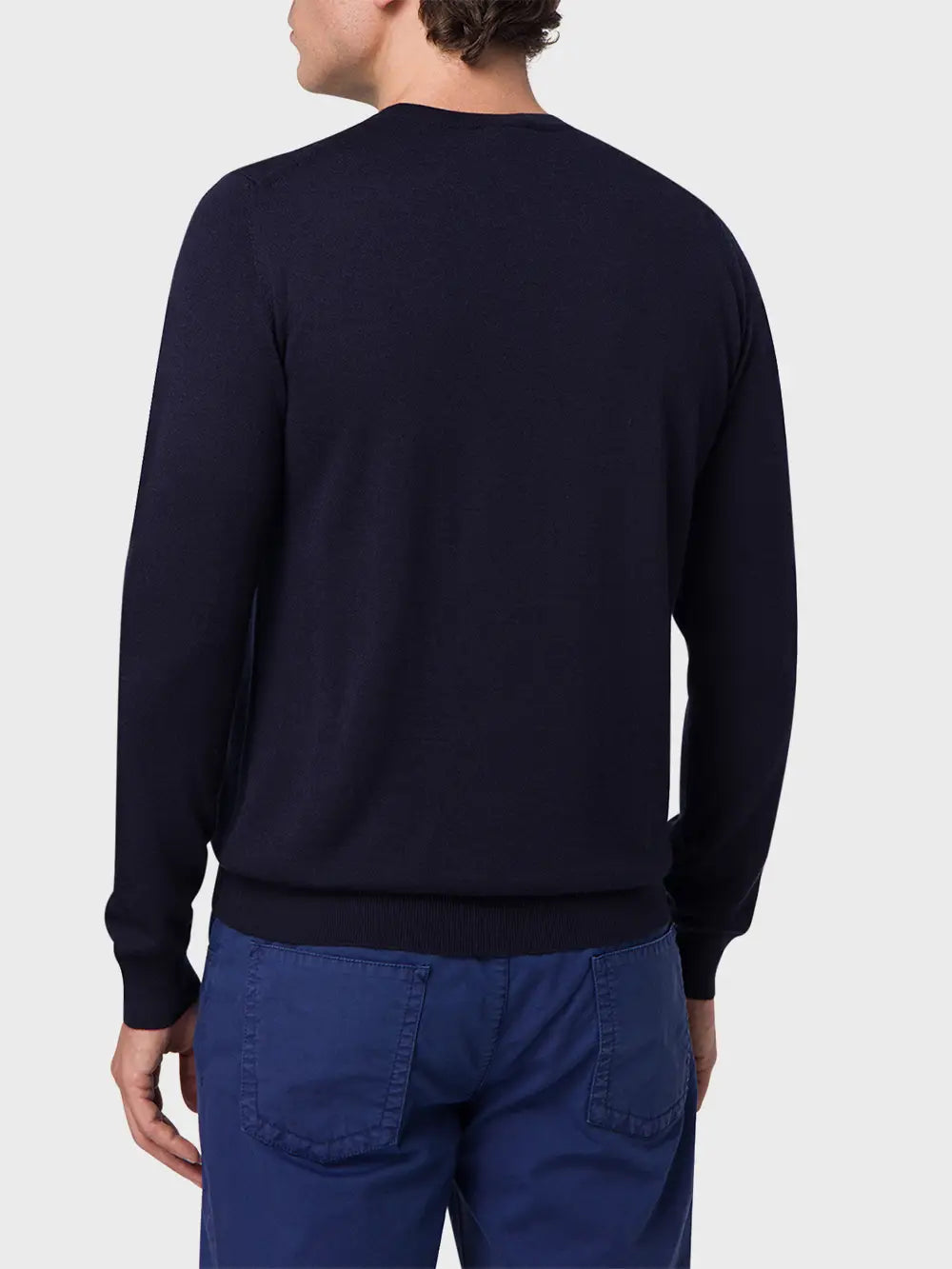 Пуловер с круглым вырезом