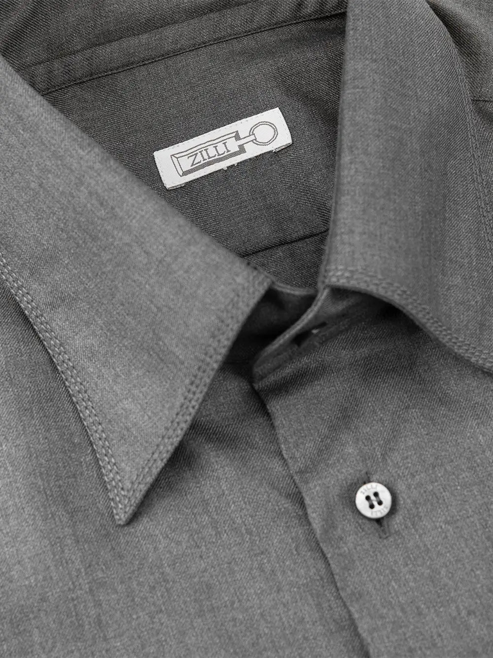 Классическая рубашка с длинными рукавами