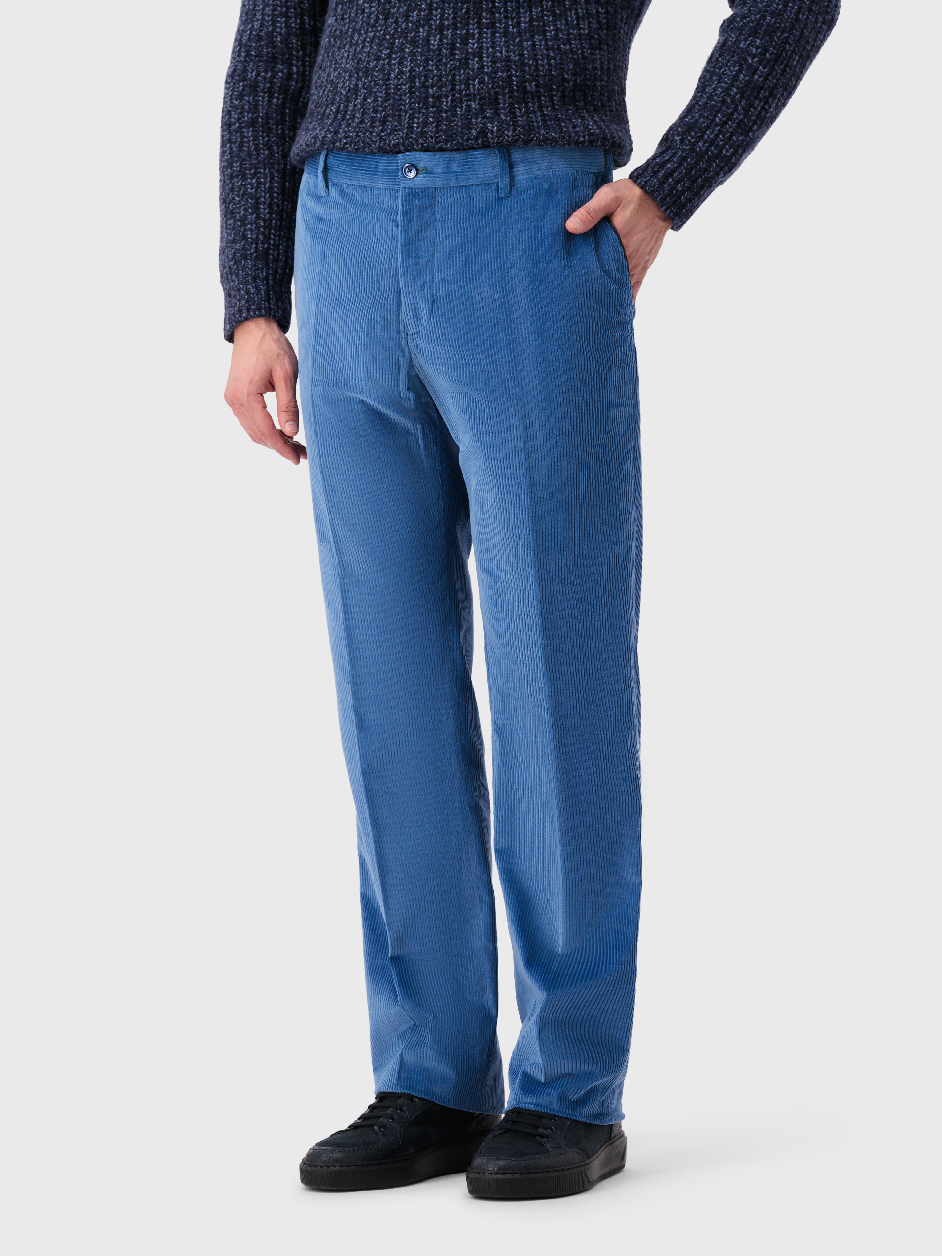 Вельветовые хлопковые брюки ярко-синего цвета