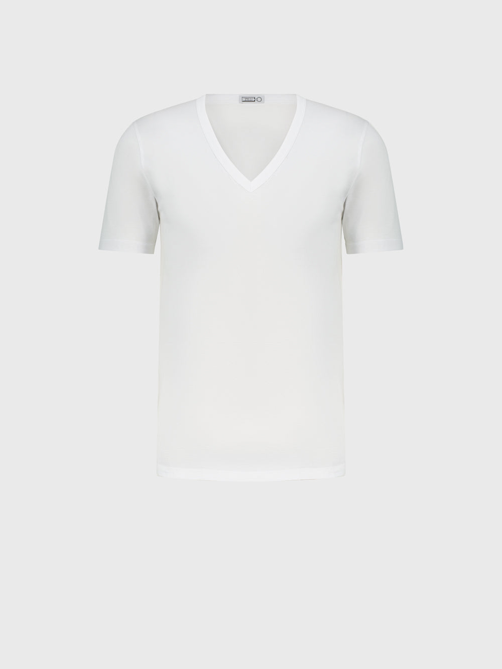 Классическая футболка с V-образным вырезом