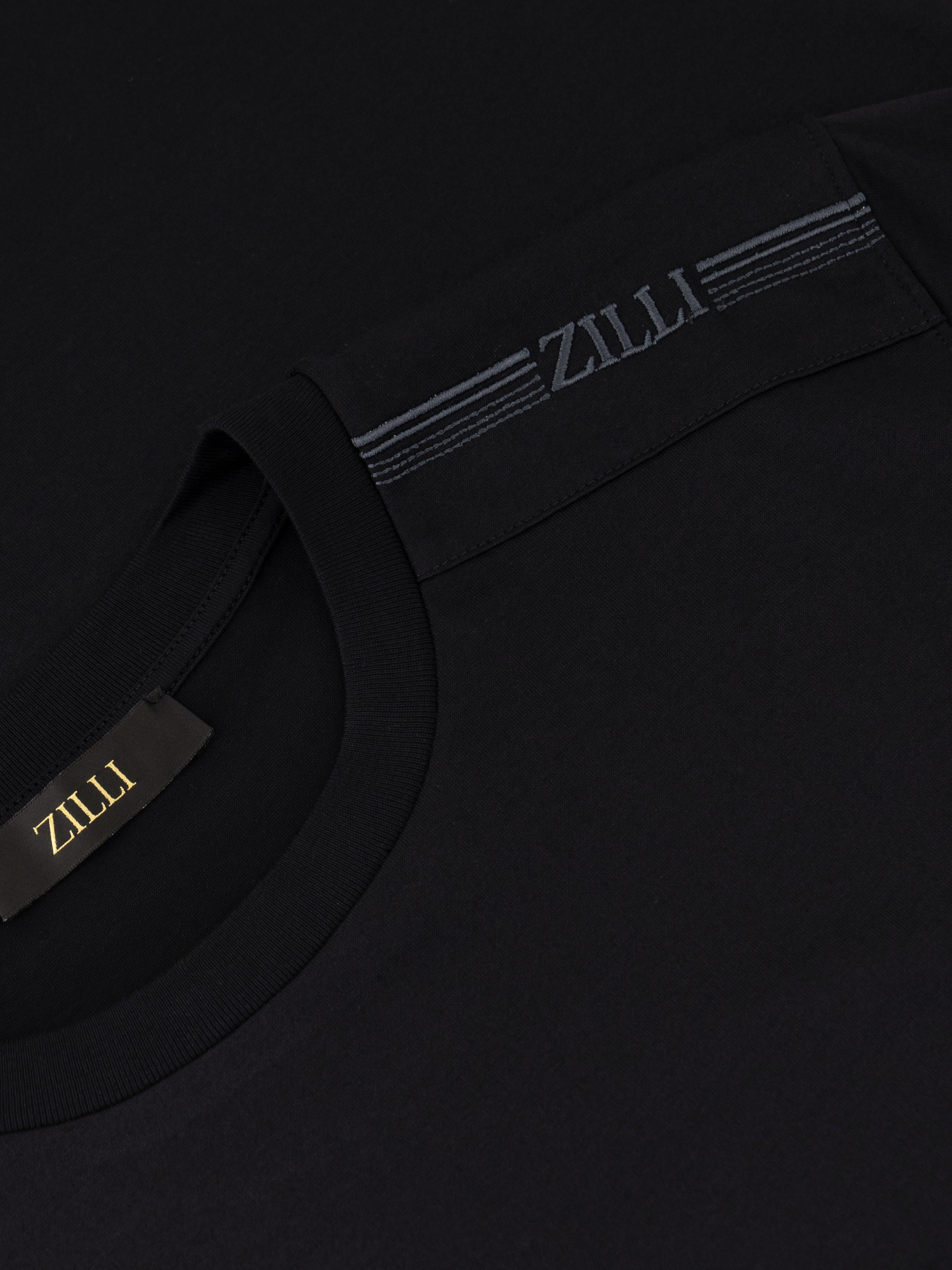 Футболка с вышивкой в виде четырех полос черная