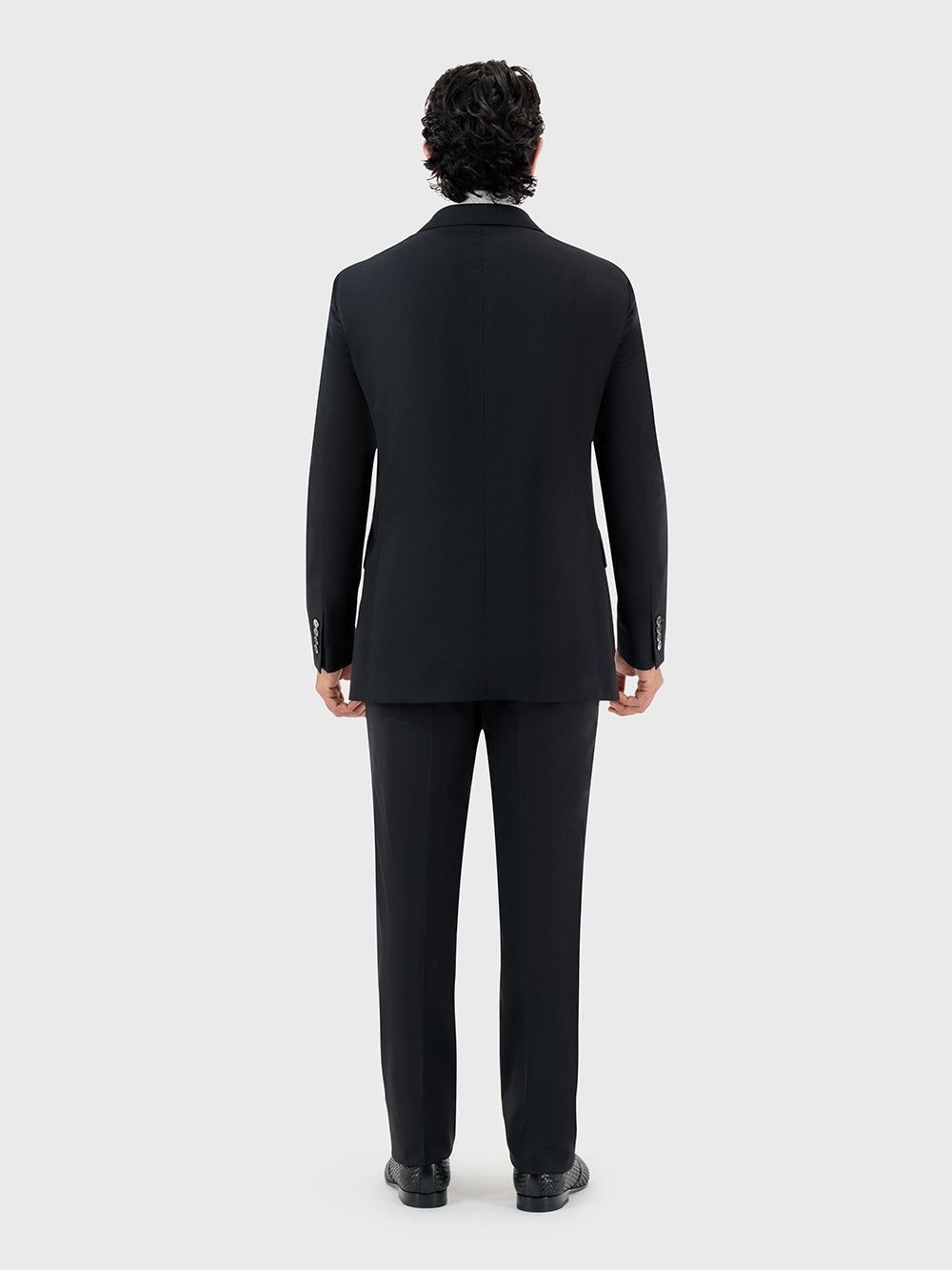 Элегантный шерстяной костюм